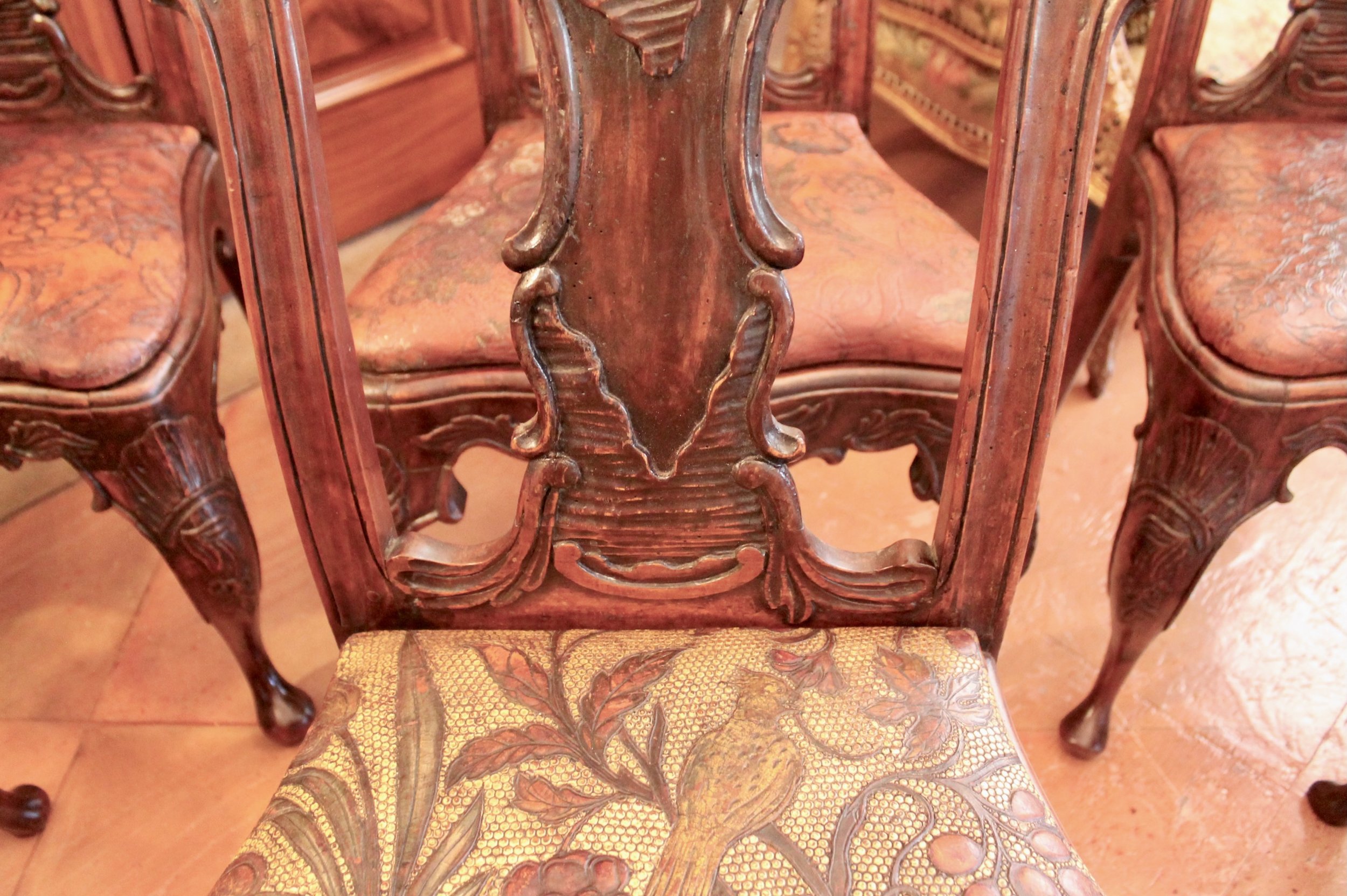 Set-of-Six-Portuguese-or-Spanish-Rococo-Dining-Chairs-18th-Century-detail