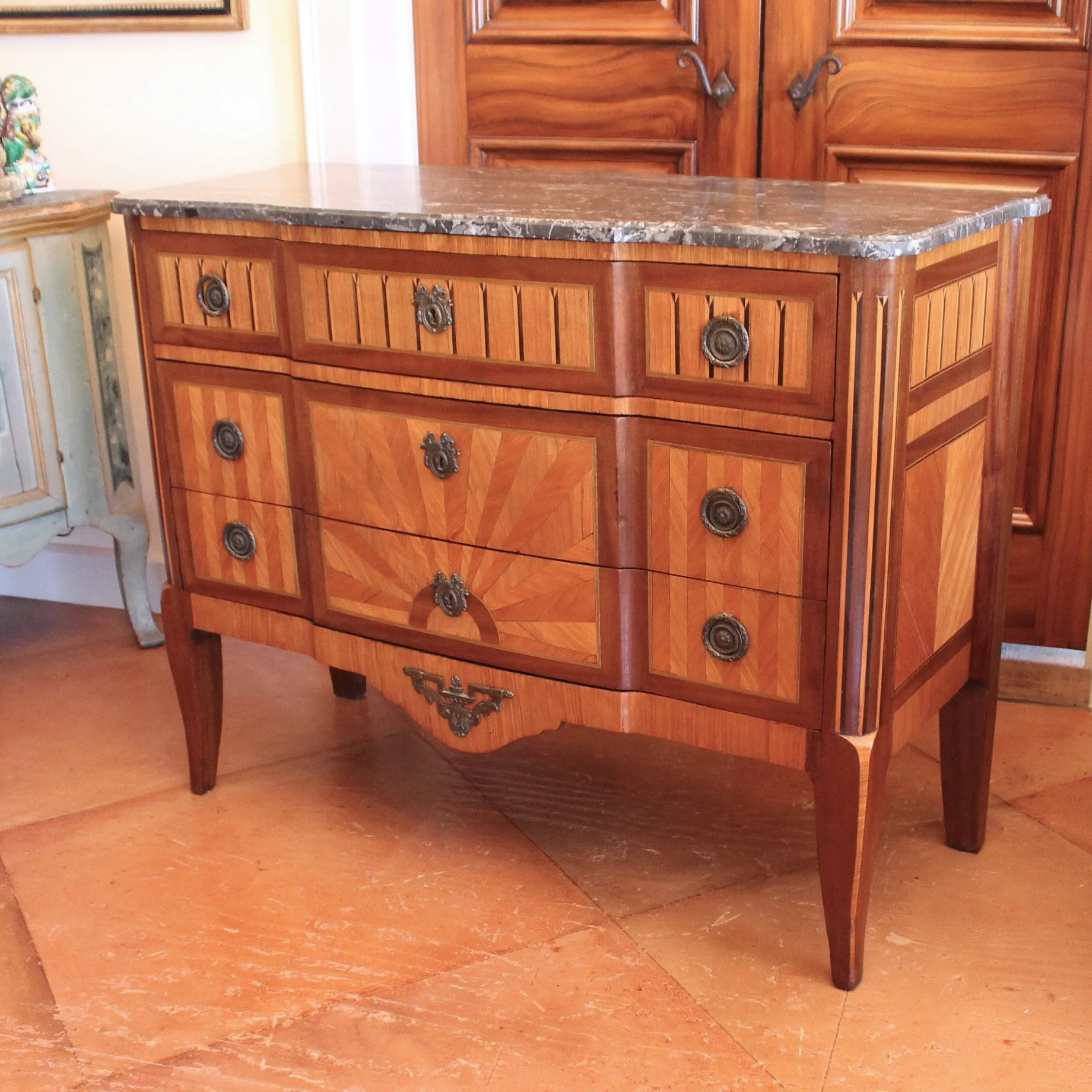 french-transitional-marquetry-commode-with-dark-grey-breche-sainte-anne-marble-top (1)
