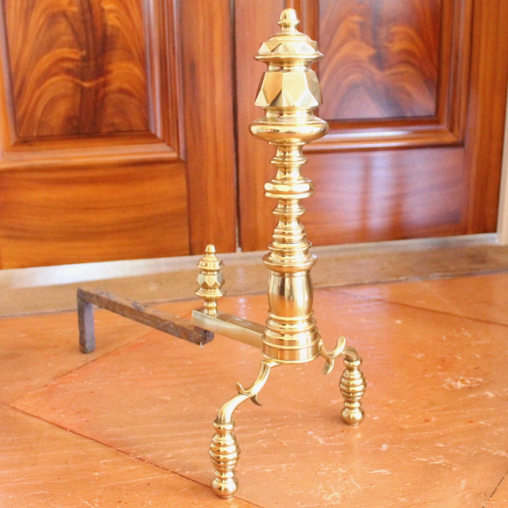 Pair-of-Antique-English-Turned-Brass-Andirons-“Beehive”-Feet (4)