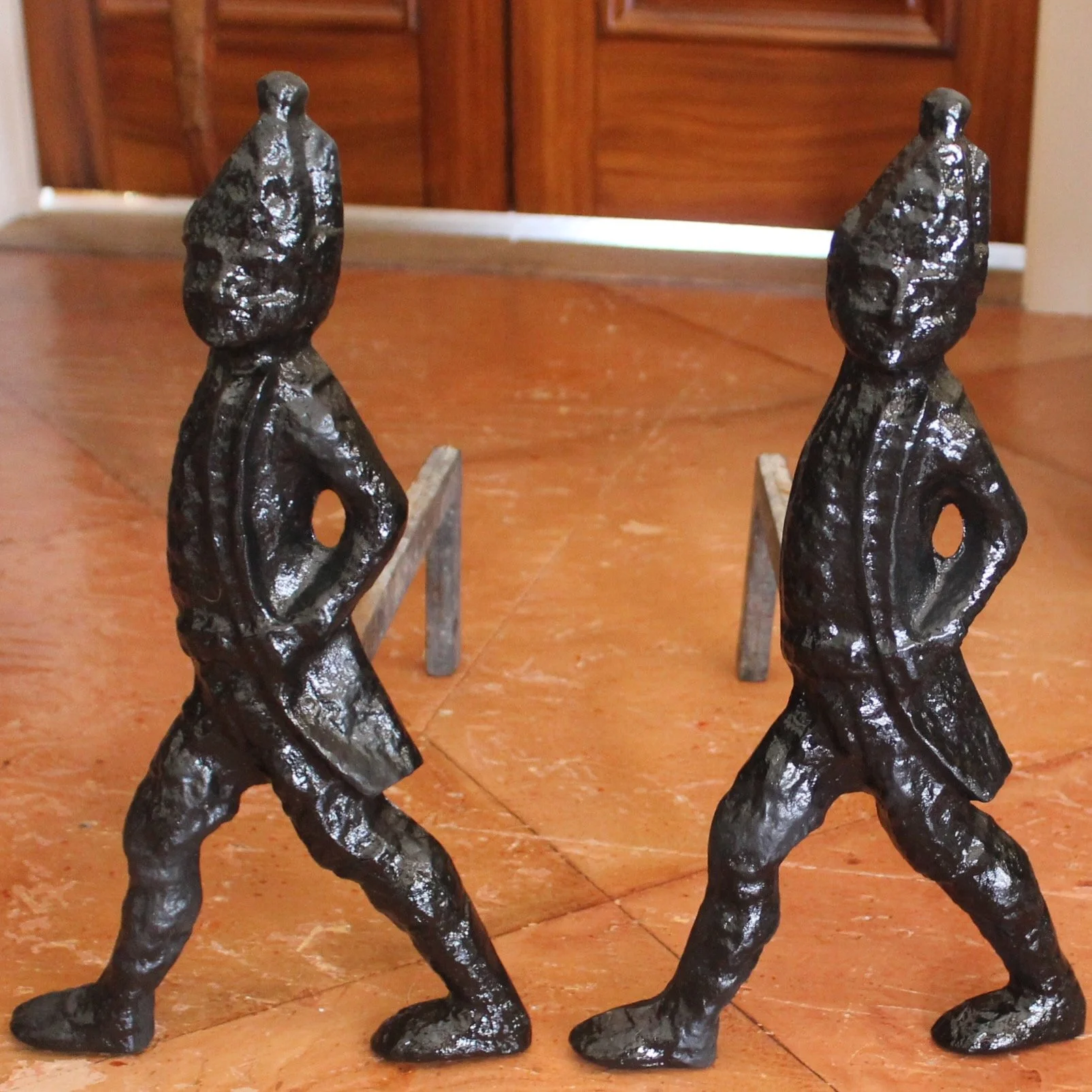 pair-of-american-cast-iron-hessian-soldier-andirons (4)
