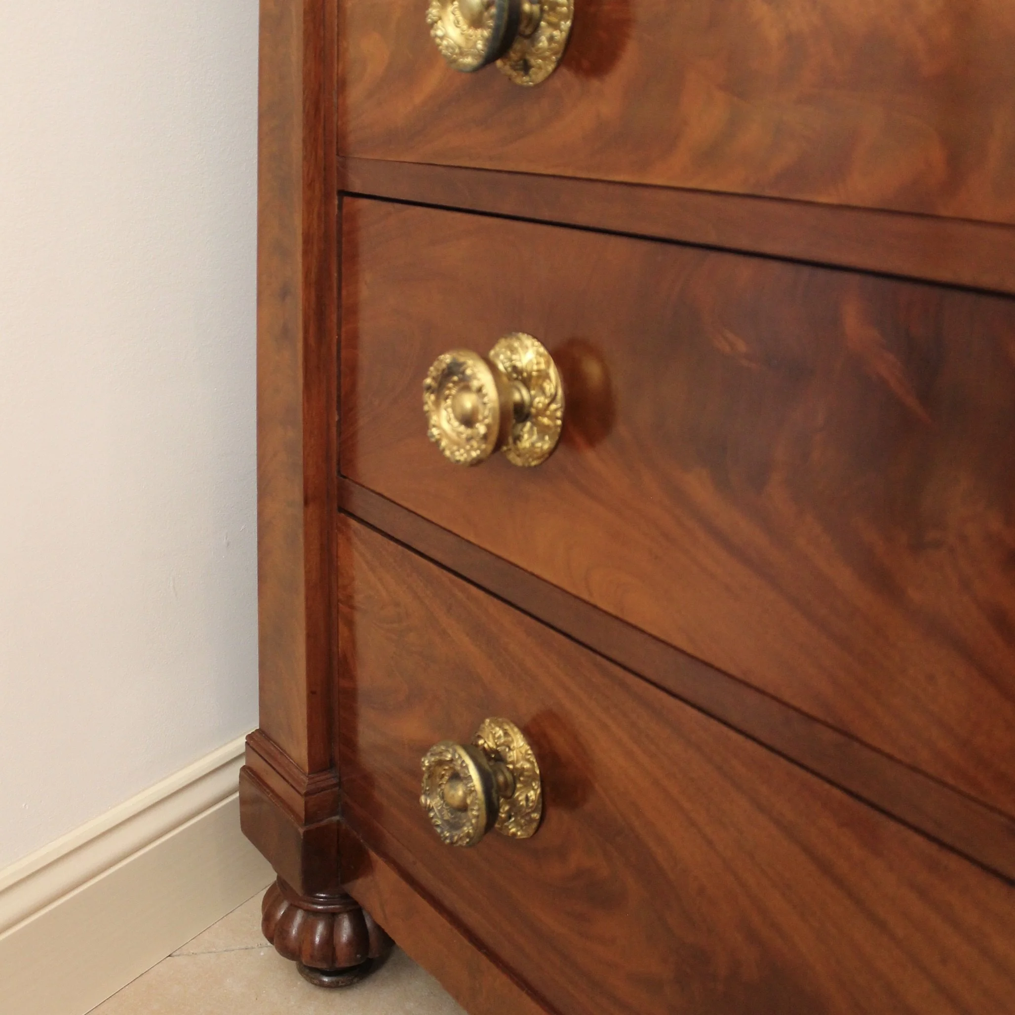 Large American Classical Mahogany Chest of Drawers