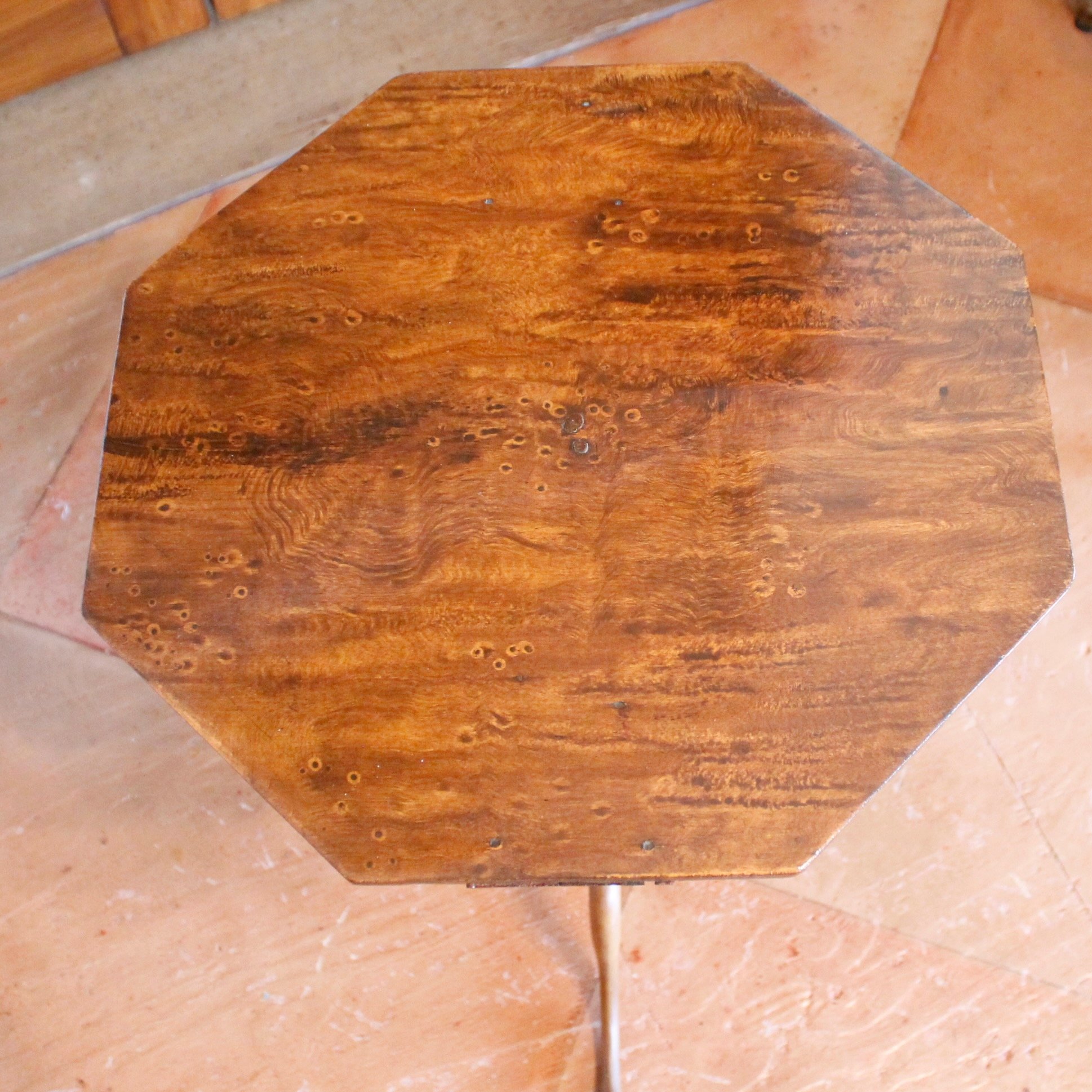 American-Federal-Octagonal-Top-Candle-Stand-Occasional-Table-top