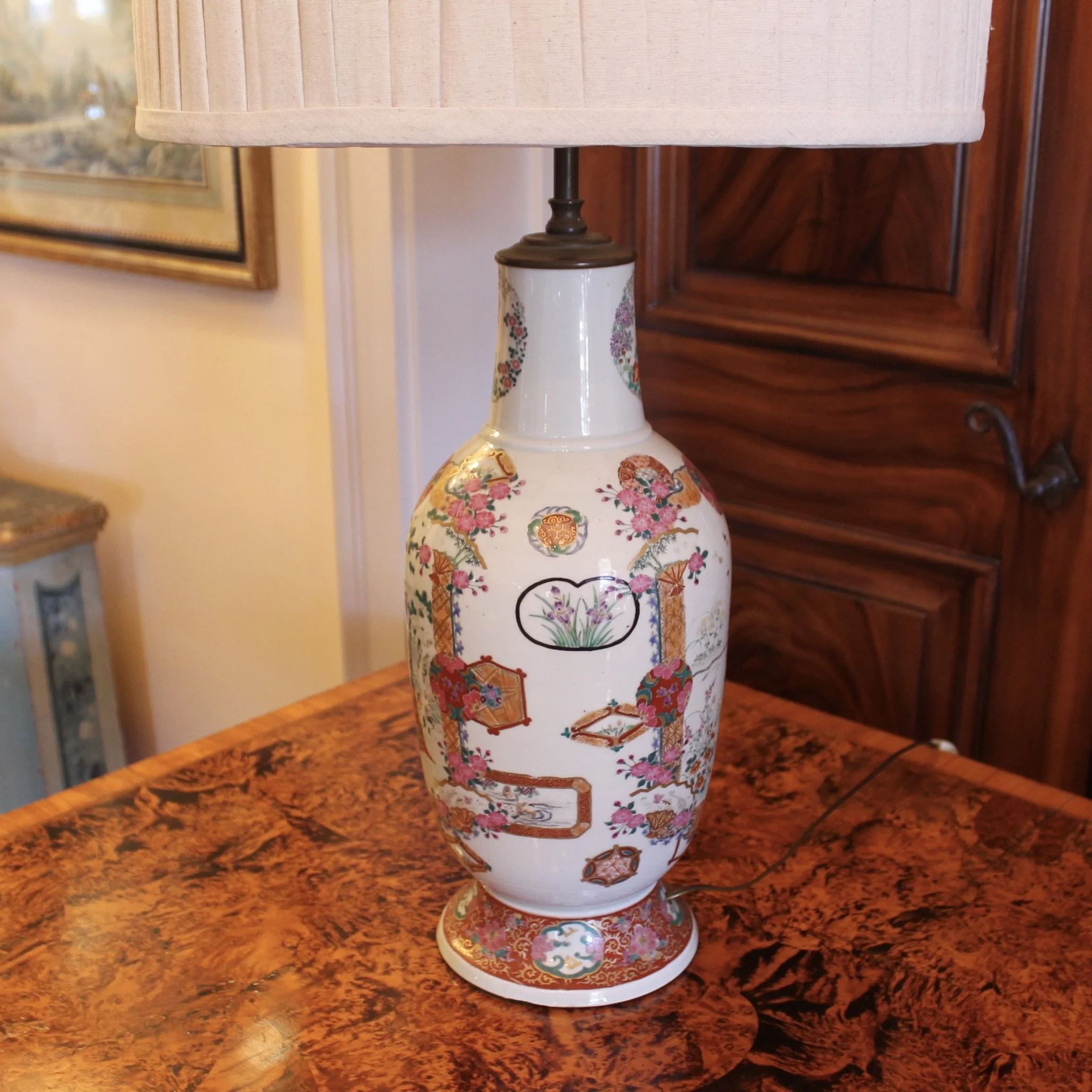 Kakiemon Famille Rose Porcelain Japanese Vase Lamp