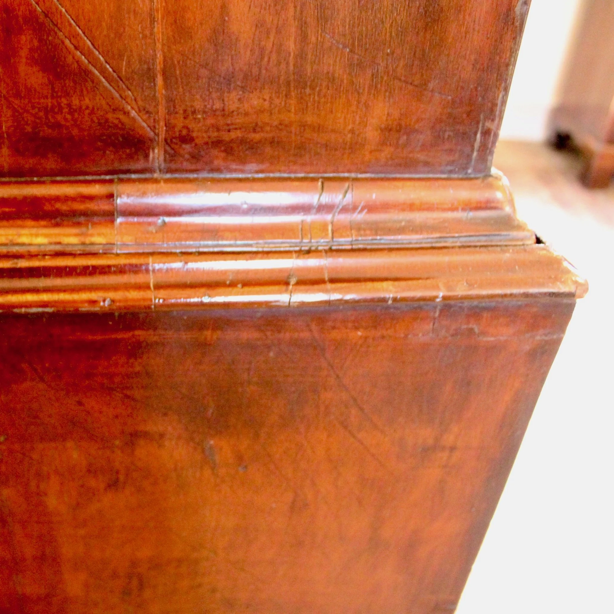 early-georgian-antique-english-burl-walnut-highboy-chest-on-stand (6)-detail