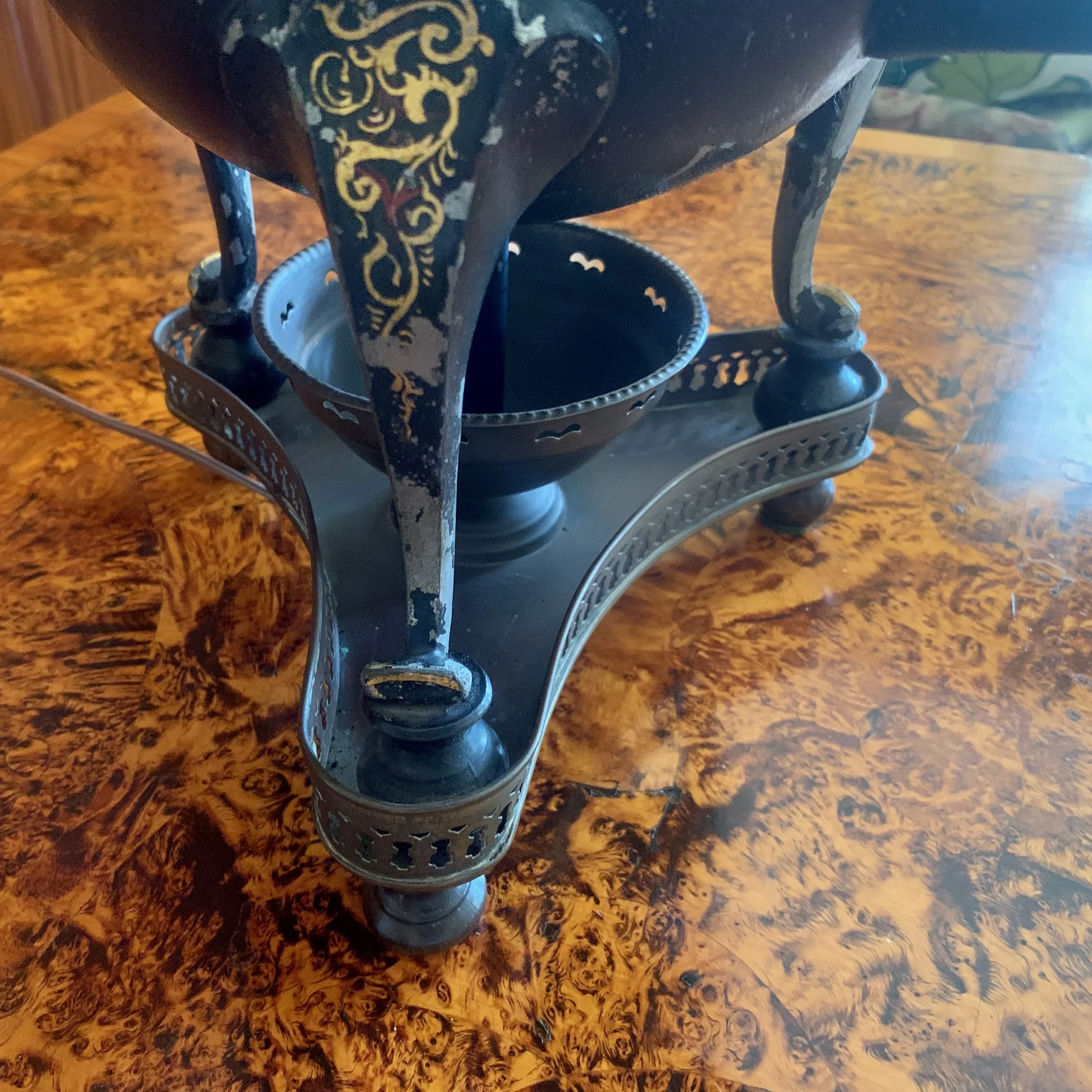 Painted-and-Gilded-Continental-Samovar-Adapted-into-a-Lamp (9).jpeg