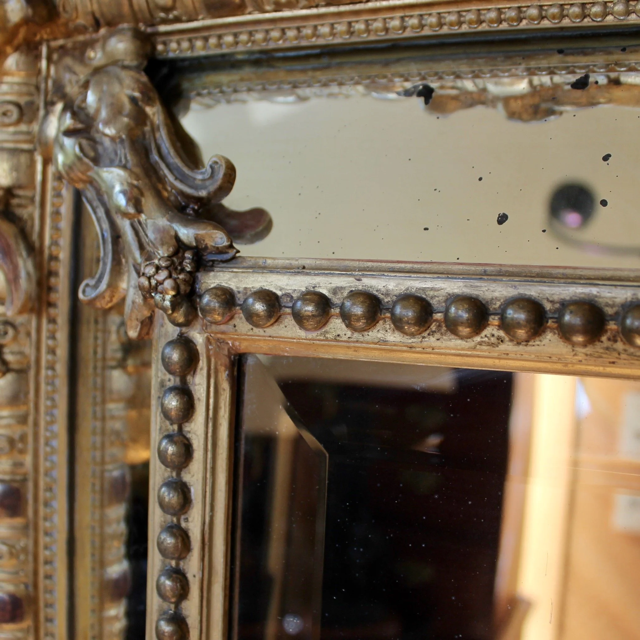 large-french-gilt-borderglass-pier-mirror-with-rococo-crest-19th-century (7)-detail