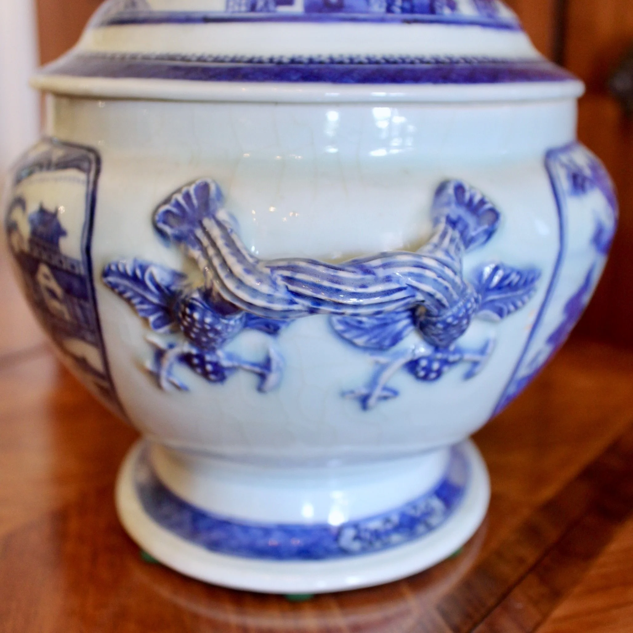 Nanking Chinese Export Porcelain Tureen