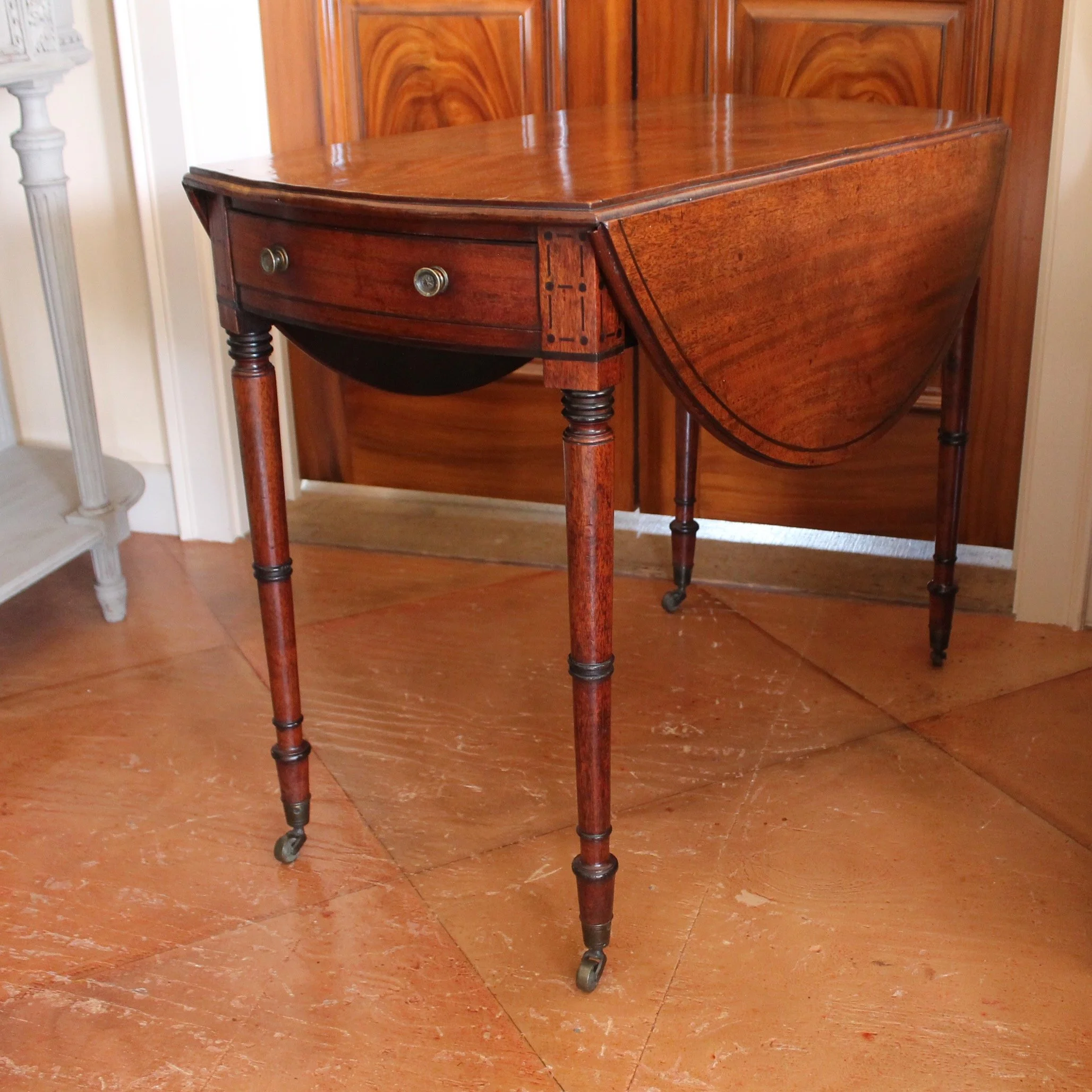 Regency-Mahogany-and-Ebonized-Pembroke-Table (3).jpeg