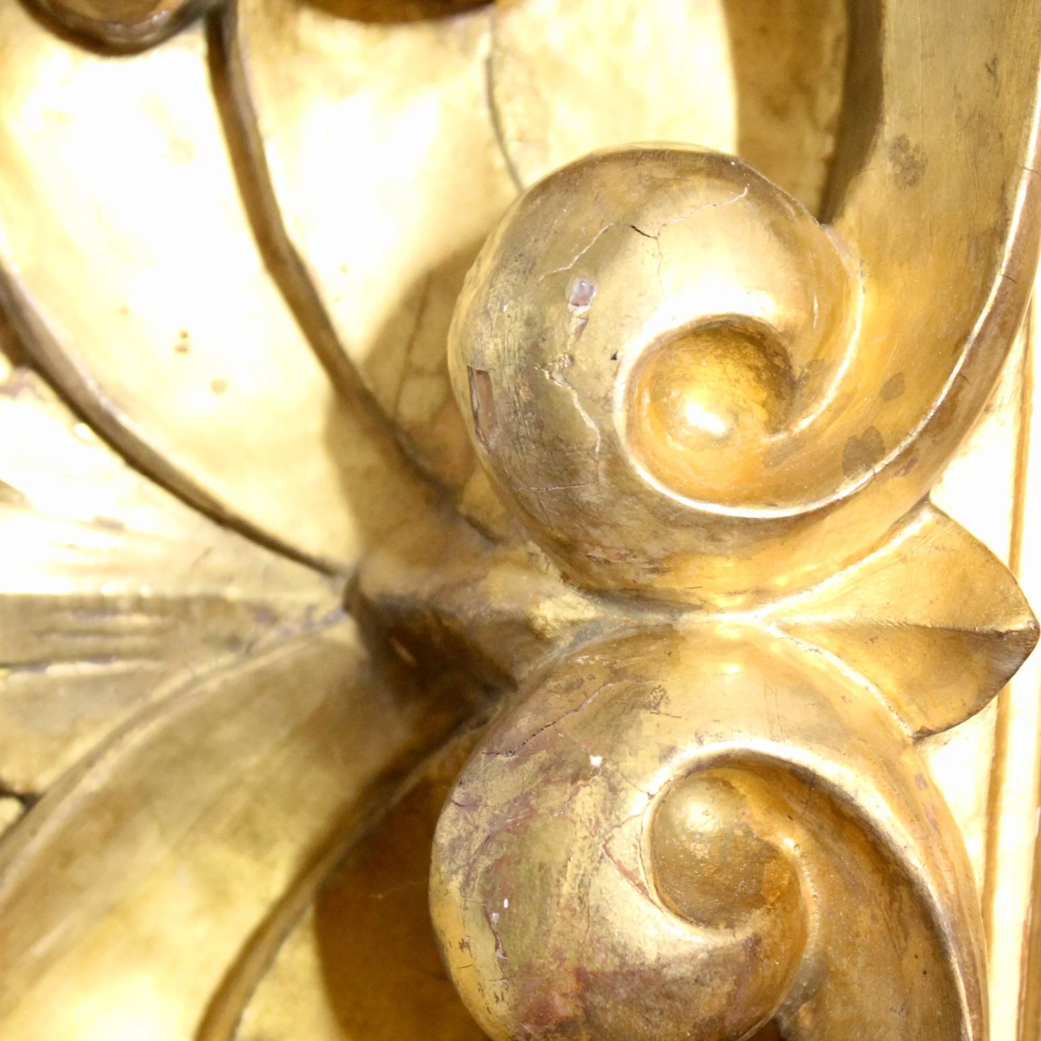 Large-gilt-Wood-Spanish-Italian-Baroque-Style-Mirror (1)-detail