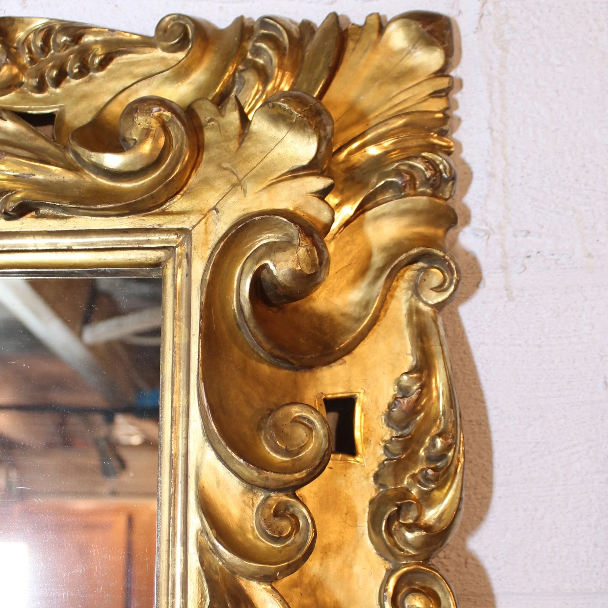 Large-gilt-Wood-Spanish-Italian-Baroque-Style-Mirror (2)-corner