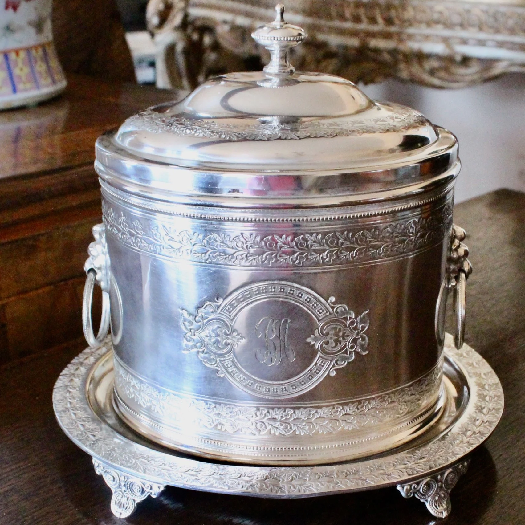 Large Silver-Plate-Biscuit-Box-Box-Mappin-&-Webb (1).jpeg