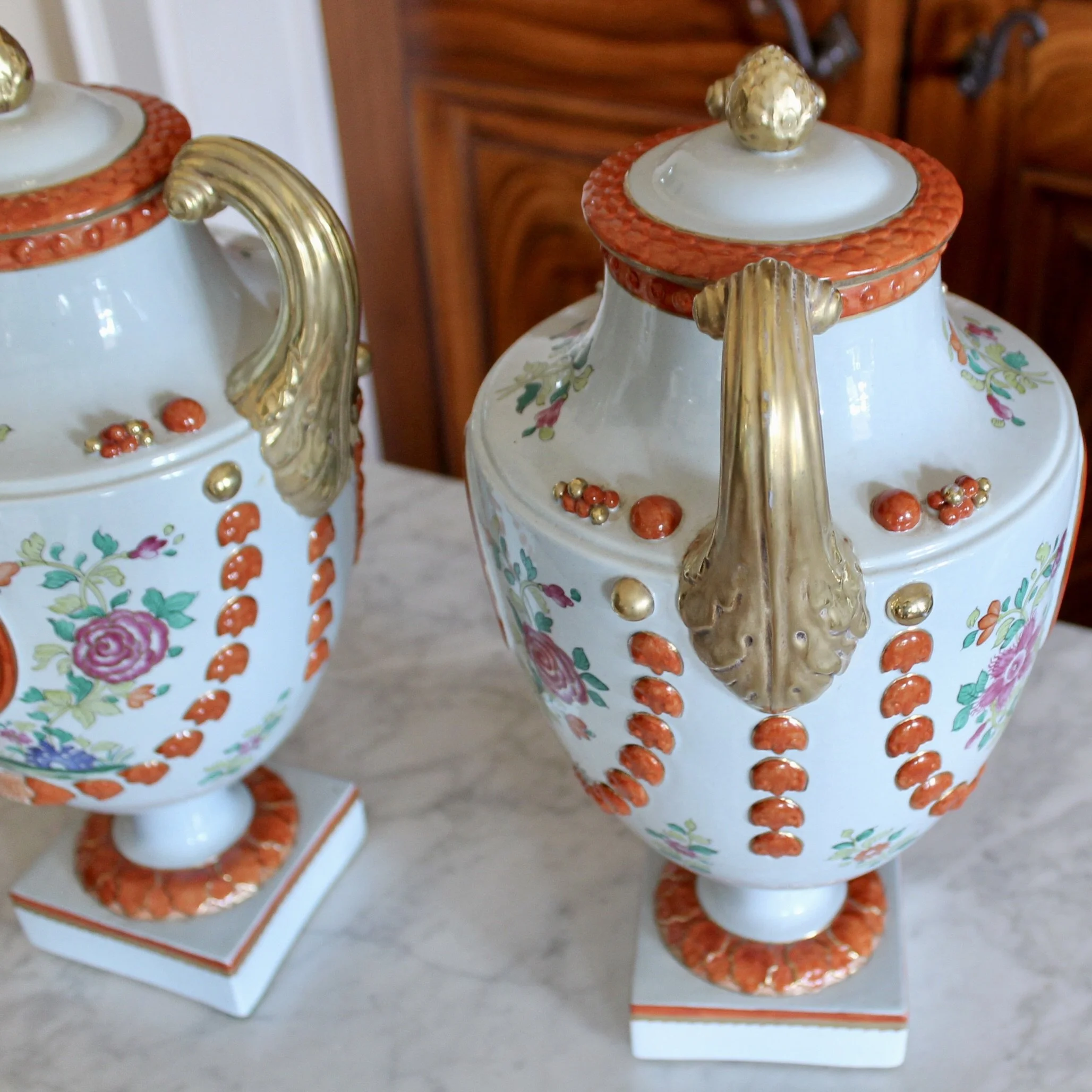 Pair of Large Italian Porcelain Chinese Export Style Covered Jars