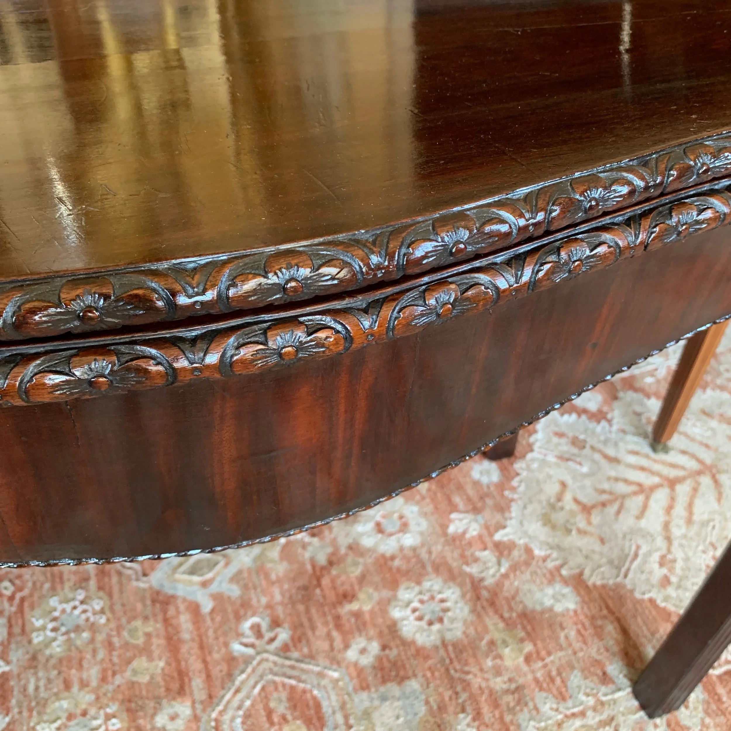 Irish-Mahogany-Game-Table-Carve Rosette-Edge-detail