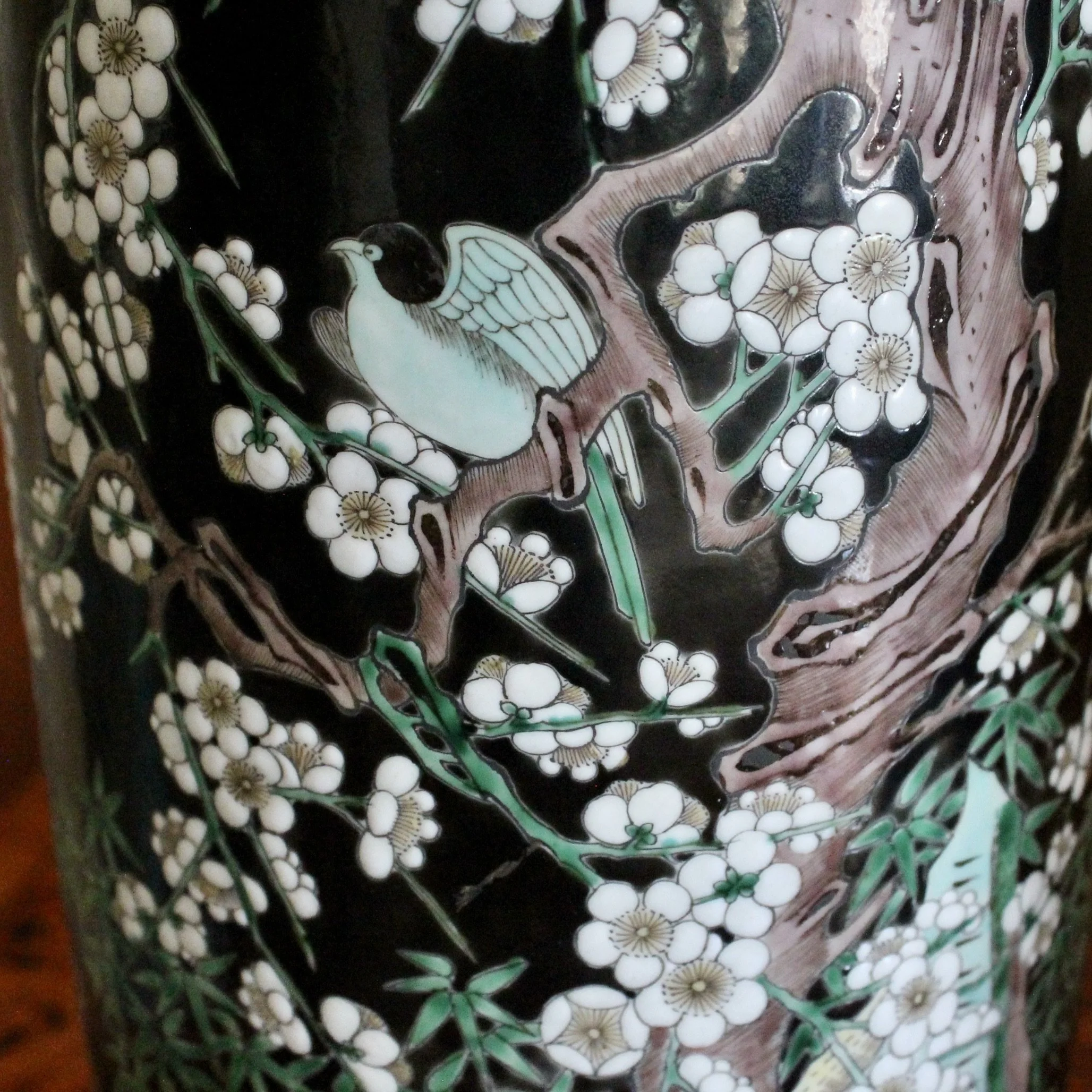 Chinese export Famille noir prunus vases