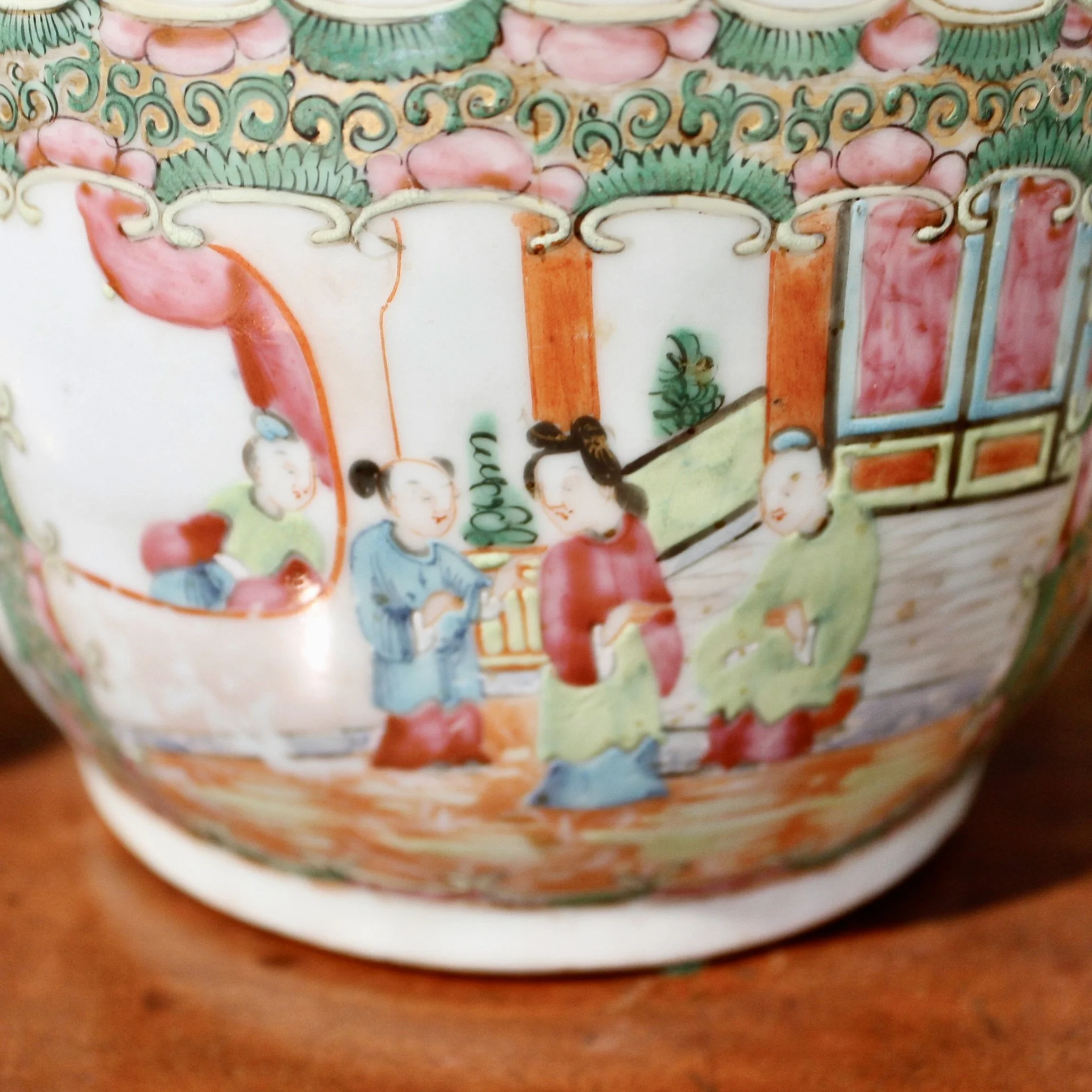 Large Rose Medallion Chinese export porcelain vase