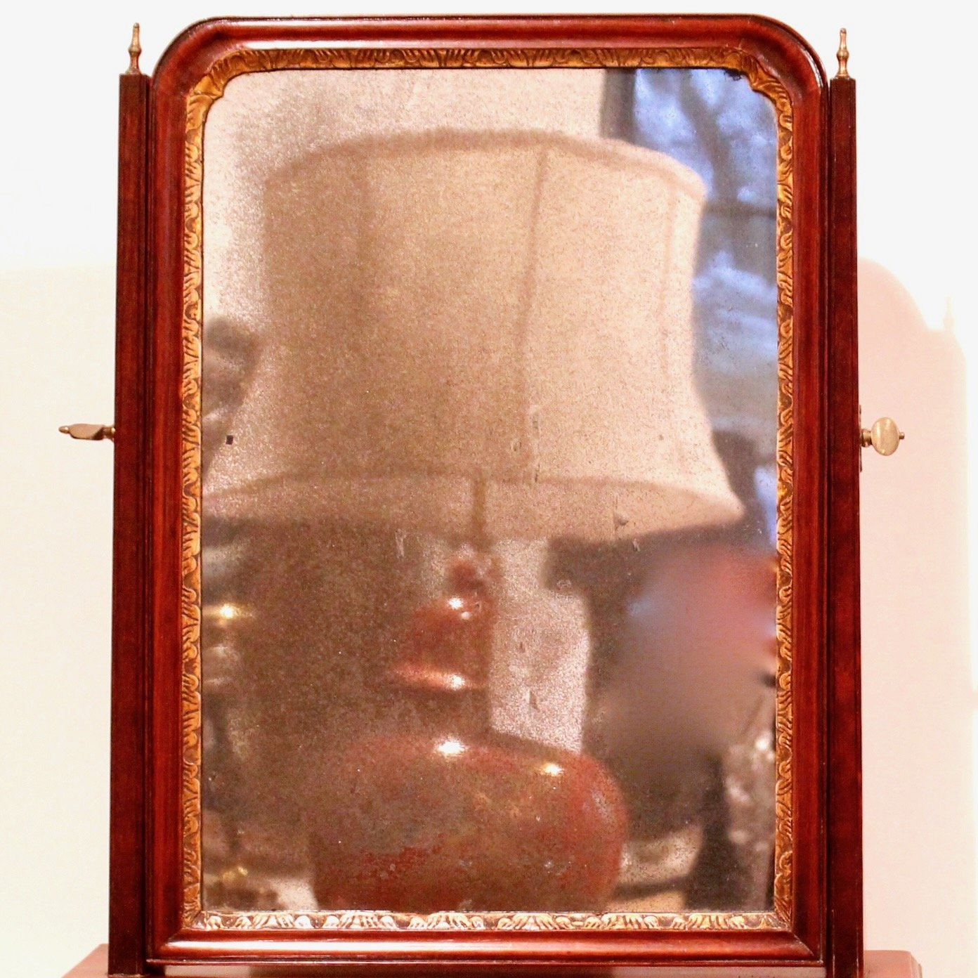 Georgian-Period-Walnut-and parcel-Gilt-Dressing-Mirror (3)