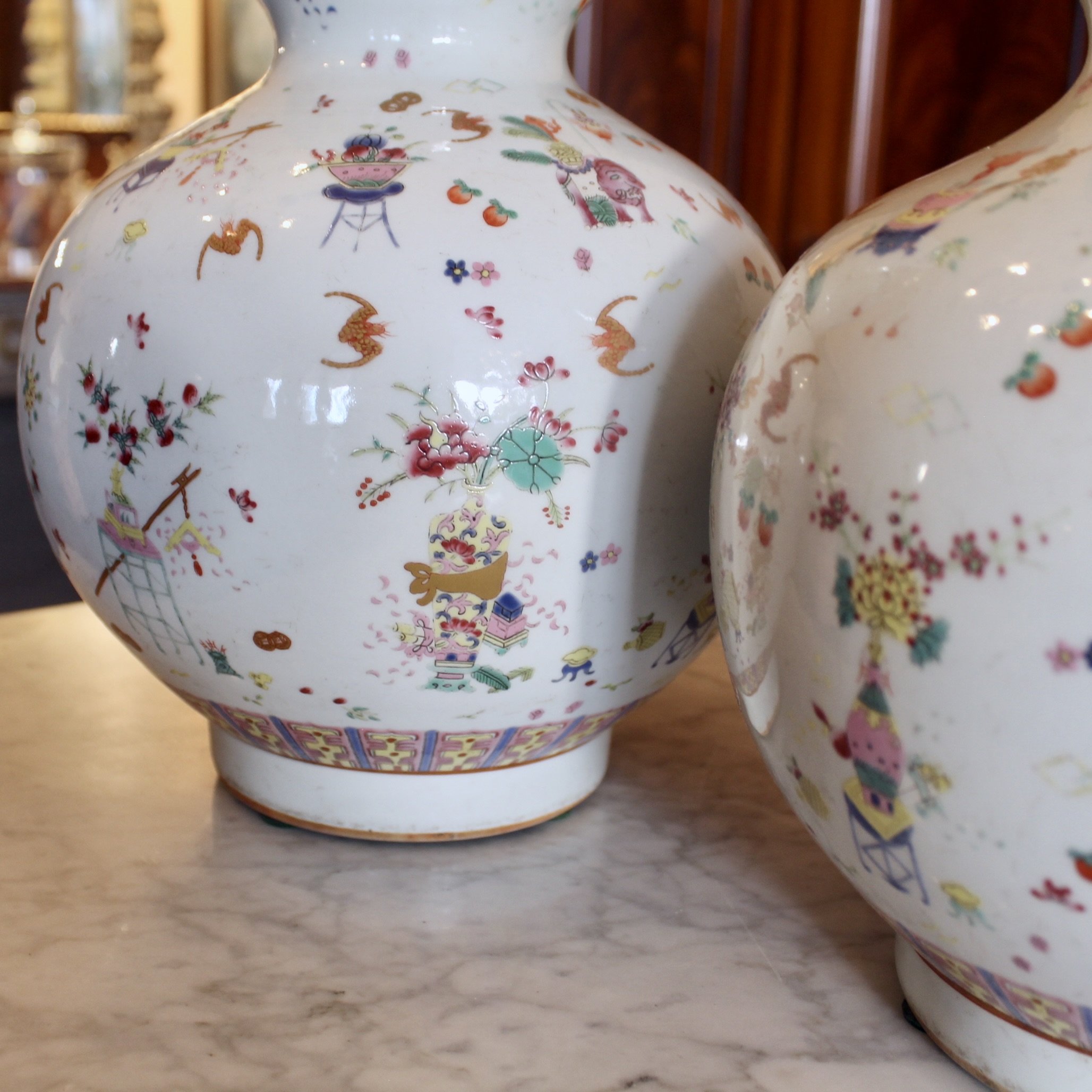 Pair of Chinese Export Double Gourd Porcelain Vases in the Hundred Antiques Pattern