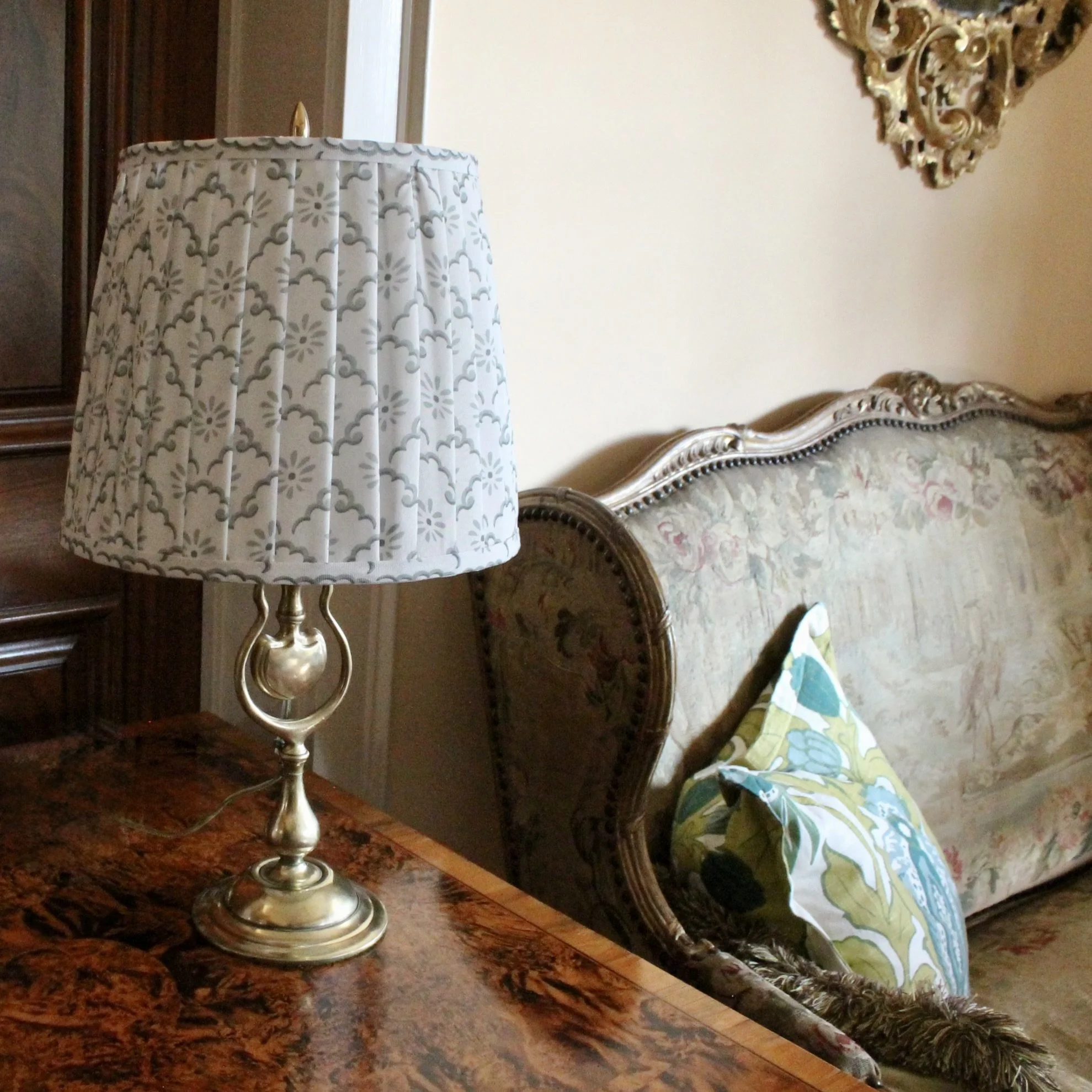 Antique English Victorian Brass Lamp