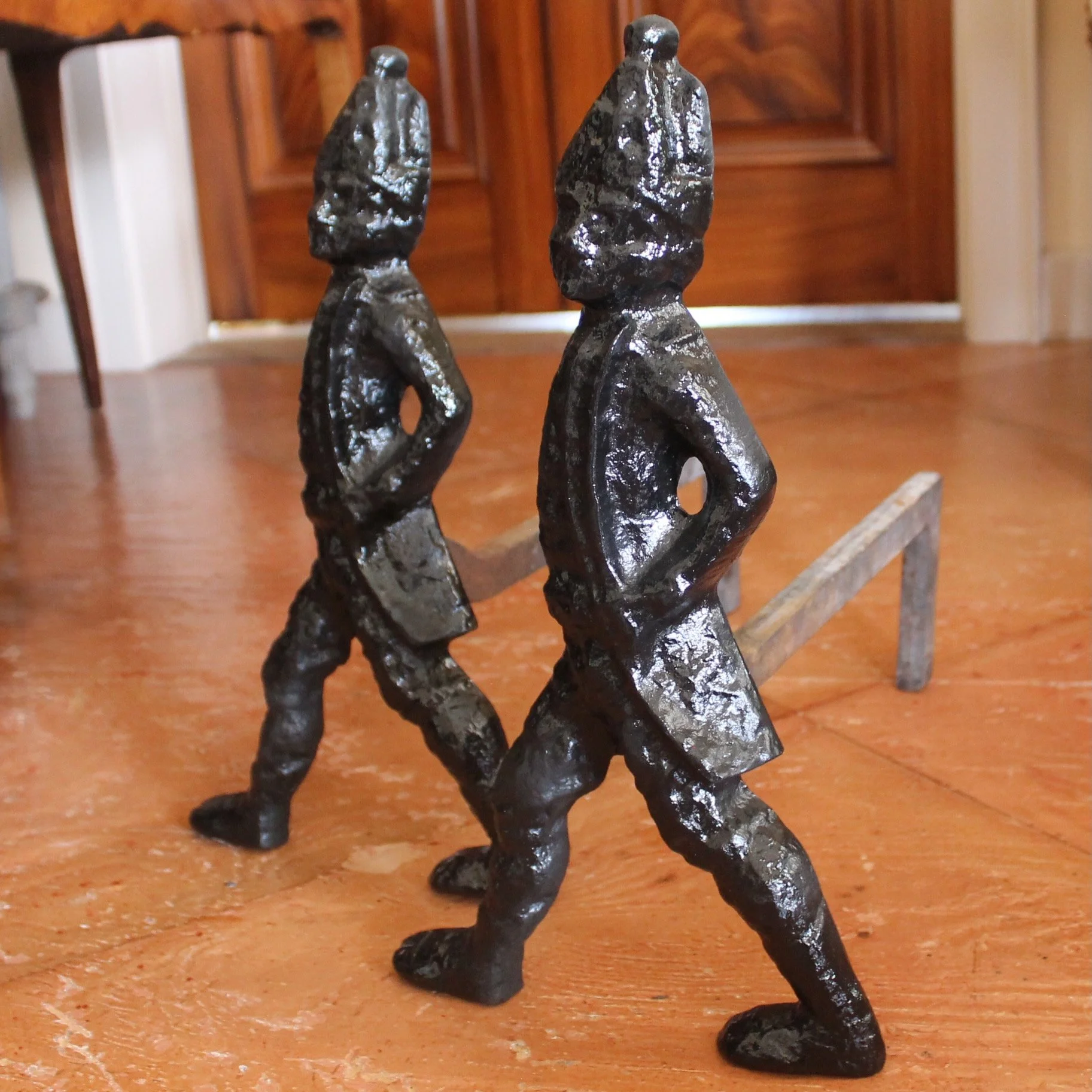 pair-of-american-cast-iron-hessian-soldier-andirons (3)