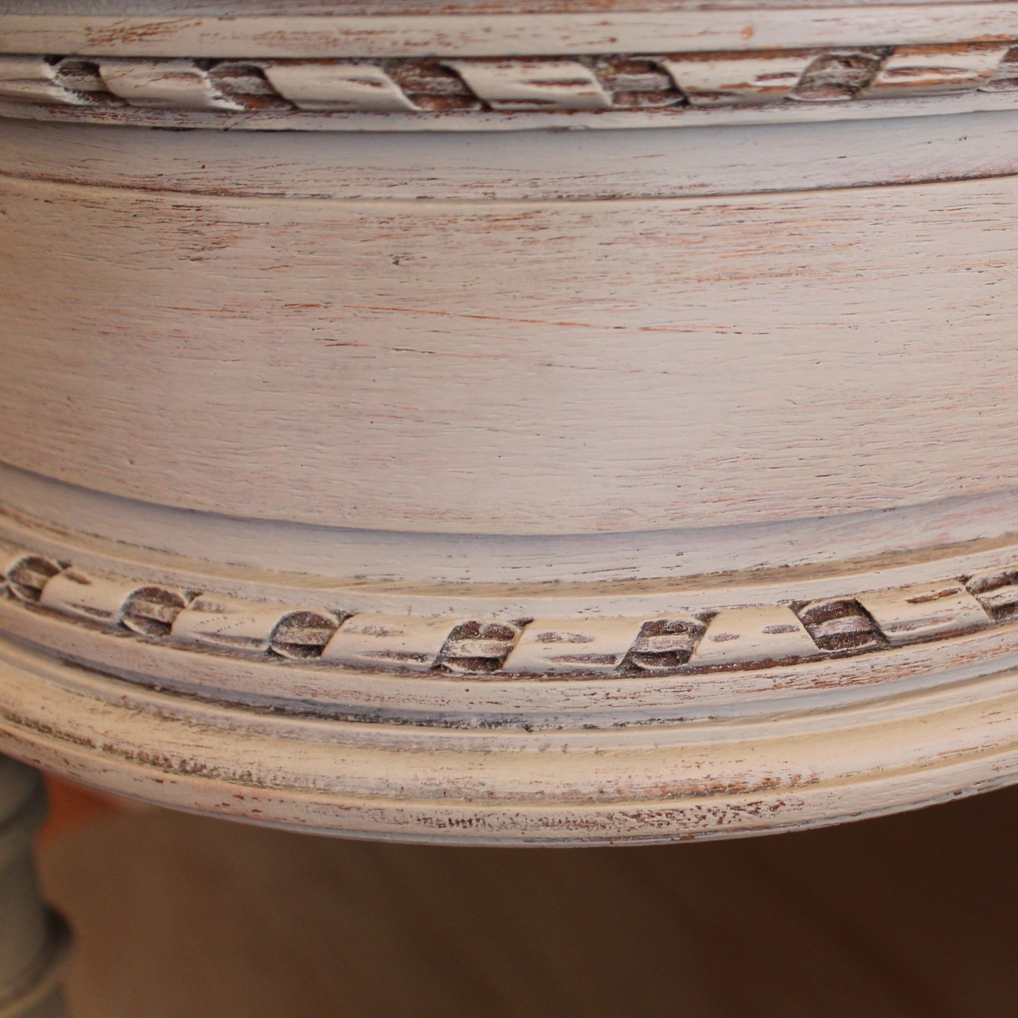 Grey-painted-Louis-XVI-Style-Console-Table-With-Marble-Top-detail