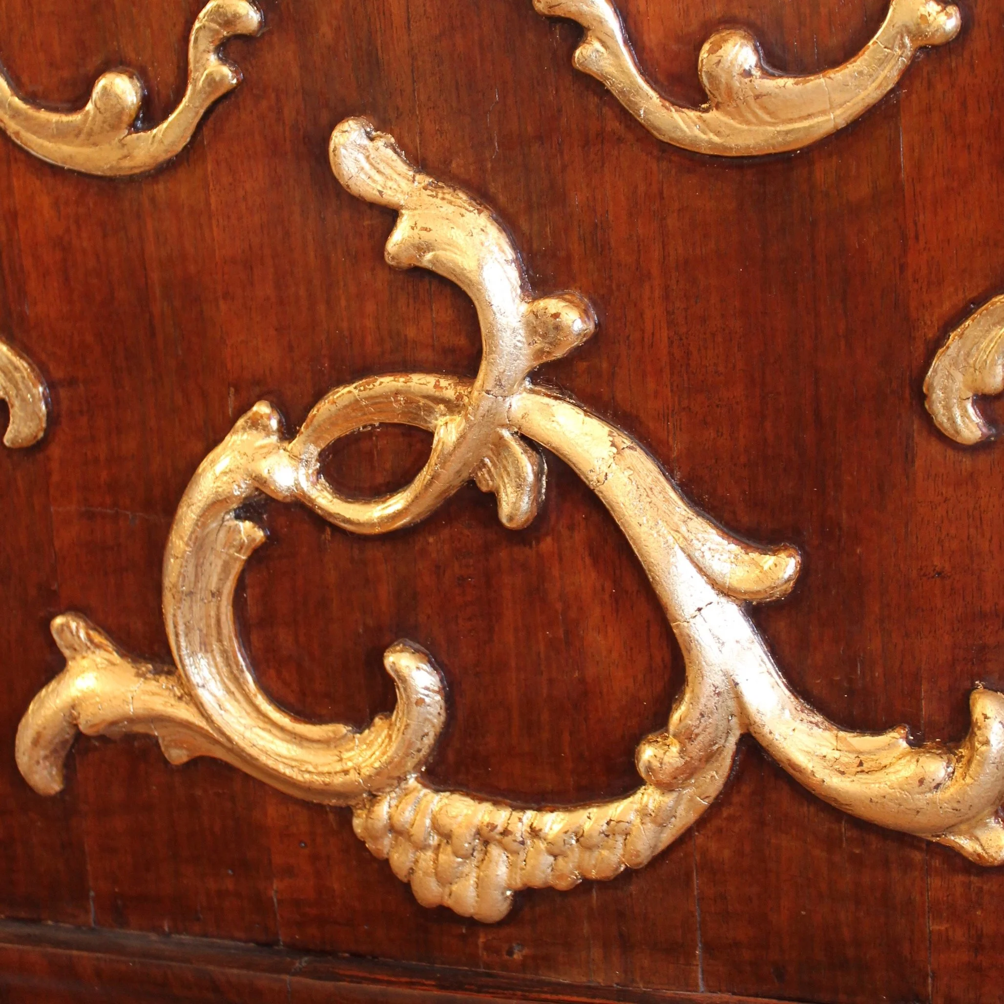 Scandinavian Rococo Walnut And Gilt Mirror (7)-detail