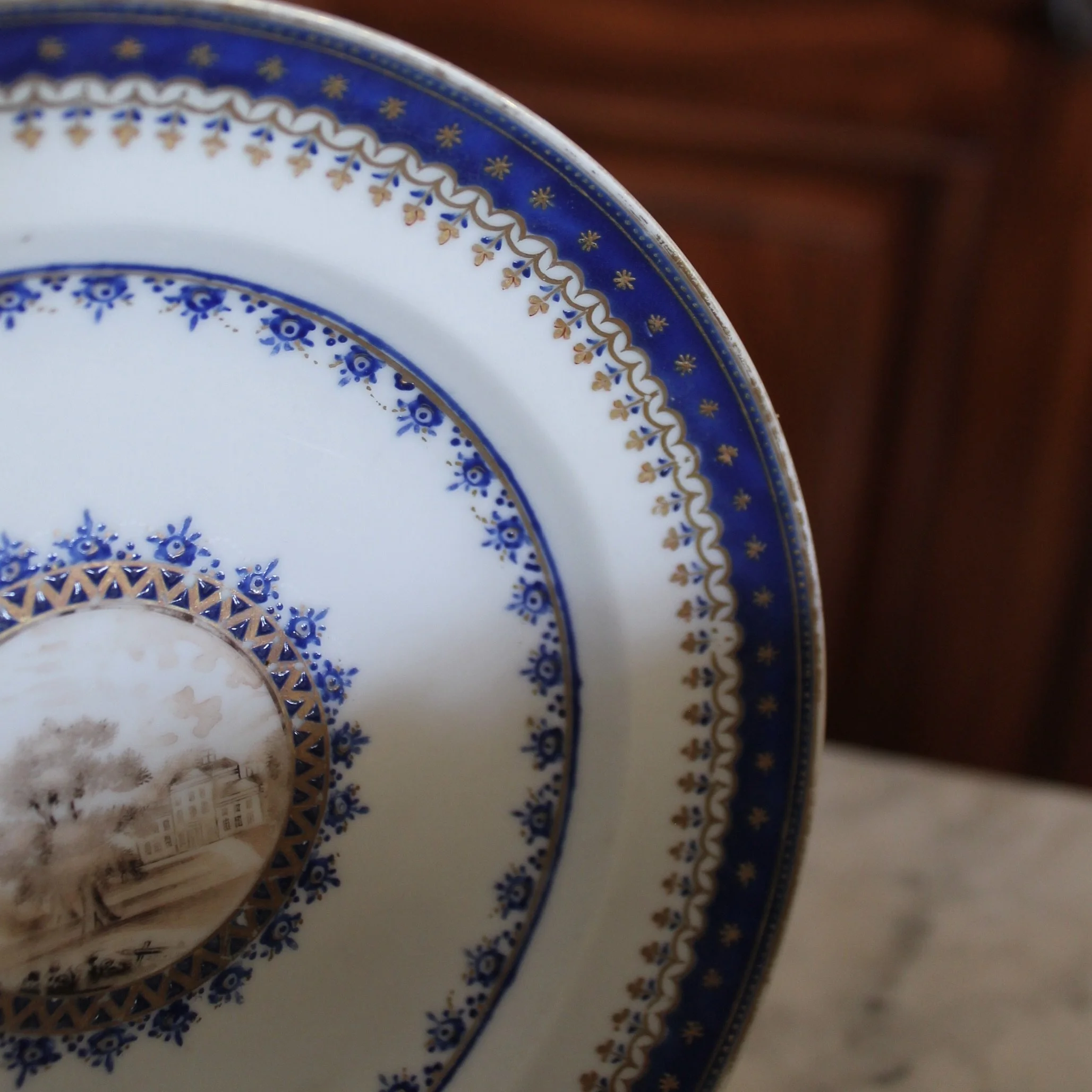 Chinese Export Porcelain, Blue and Gilt salad bowl and plates