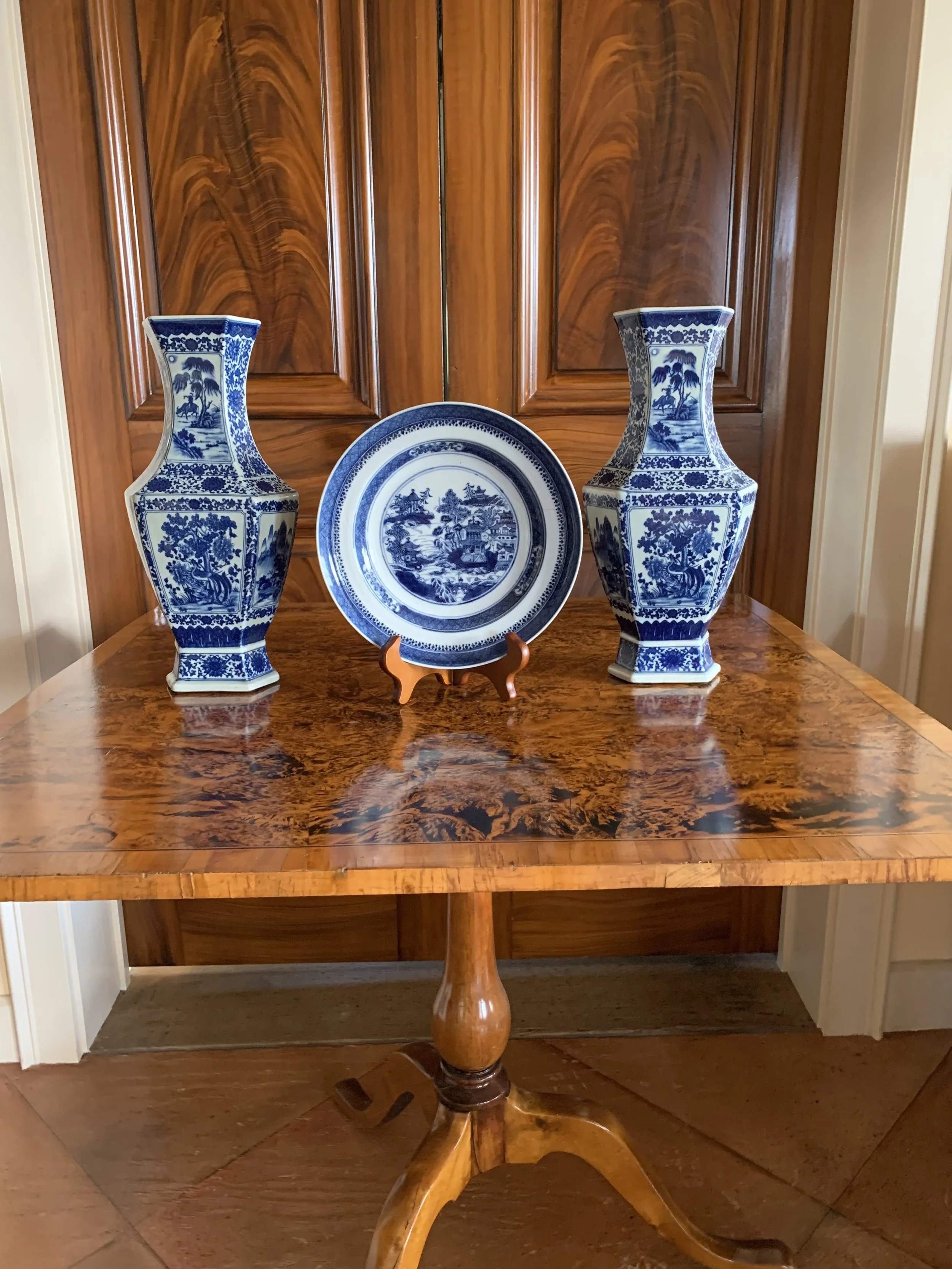 Chinese Antique Blue and White Export Porcelain Vases pair Nanking