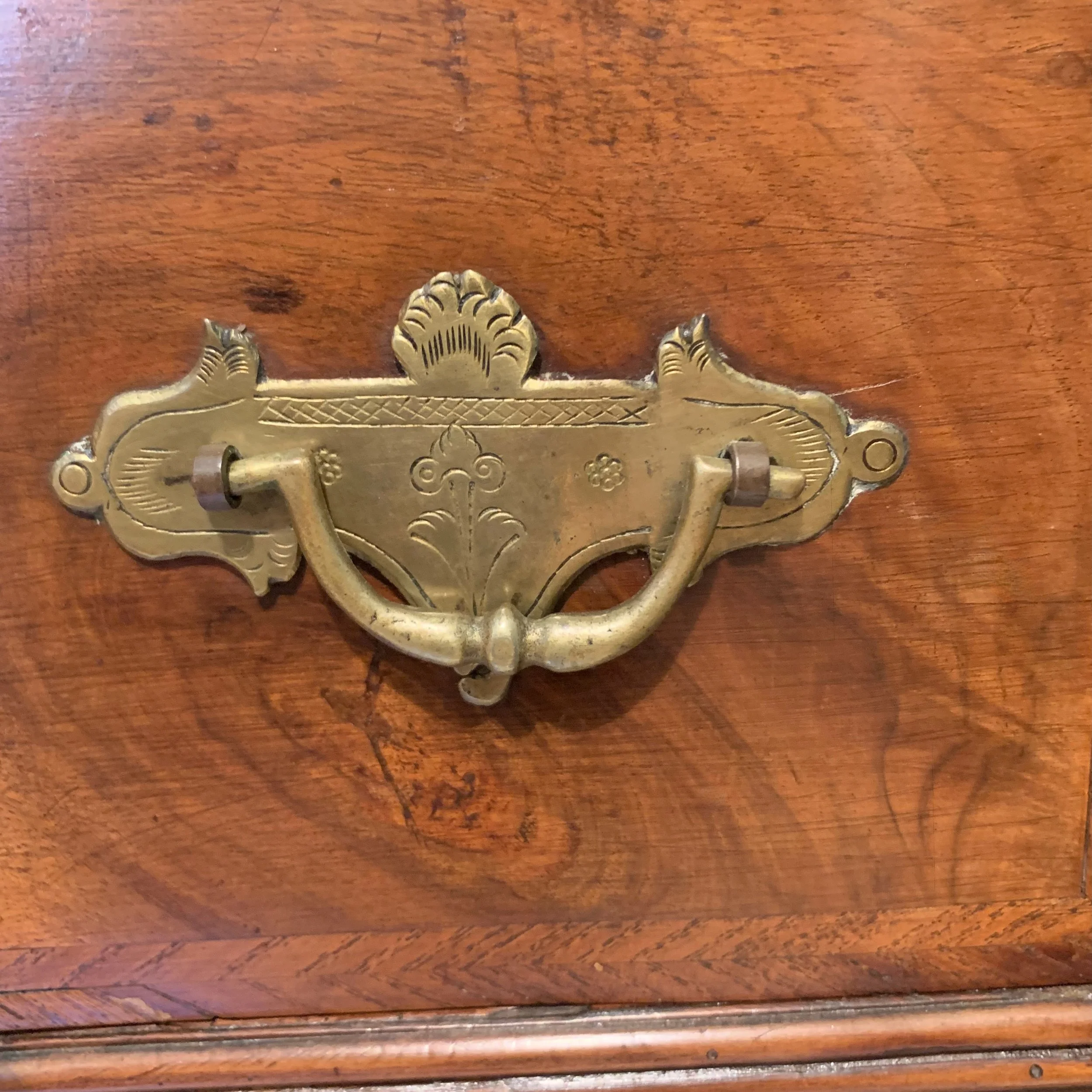 Queen-Anne-Period-burl-Walnut-Lowboy-table (6).jpeg