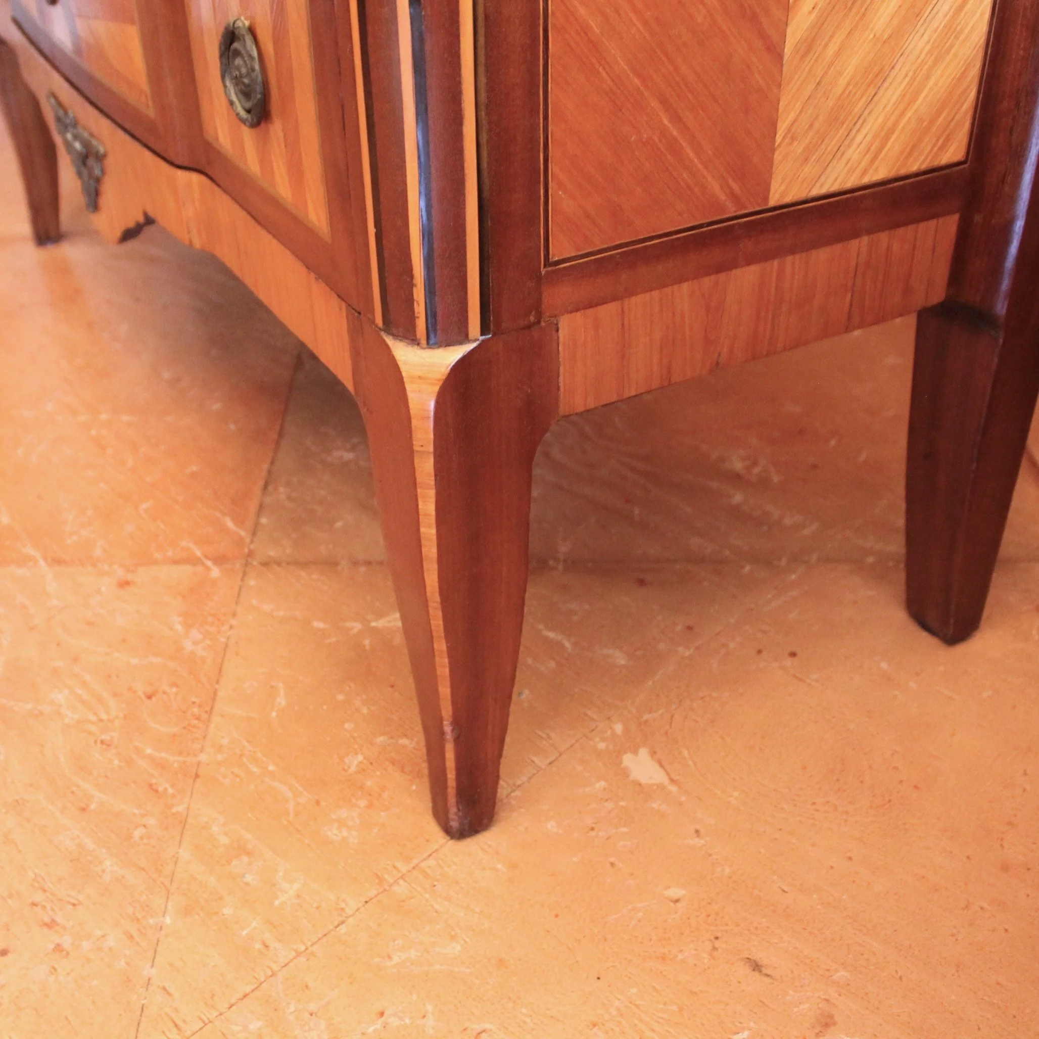 french-transitional-marquetry-commode-with-dark-grey-breche-sainte-anne-marble-top (12)