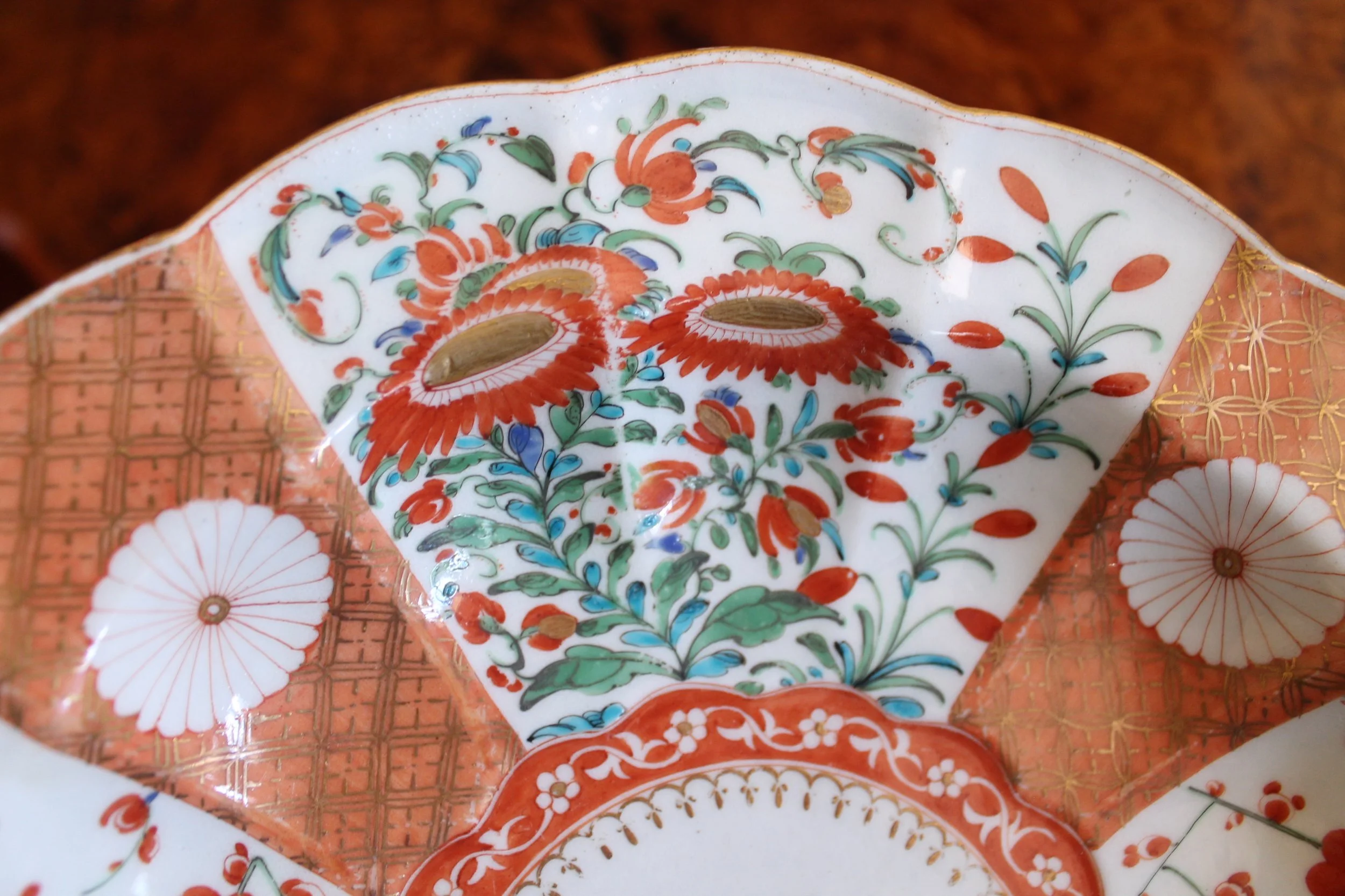 Japanese Scalloped Meiji Dish in Orange and Gold