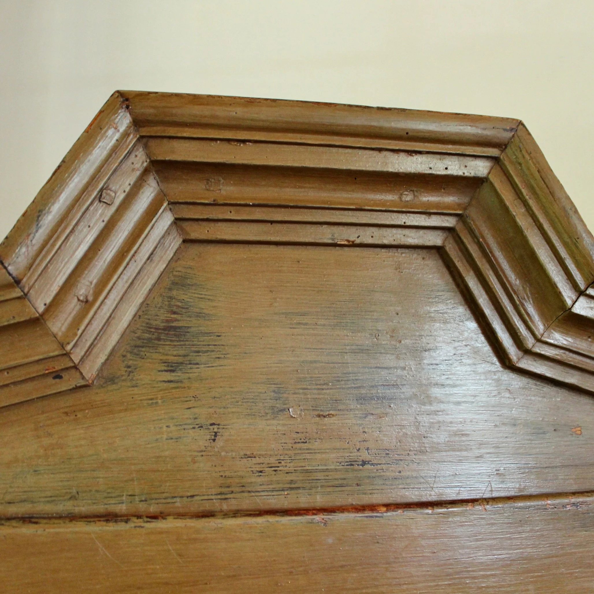 antique-swedish-painted-cupboard-19th-century (4)-detail