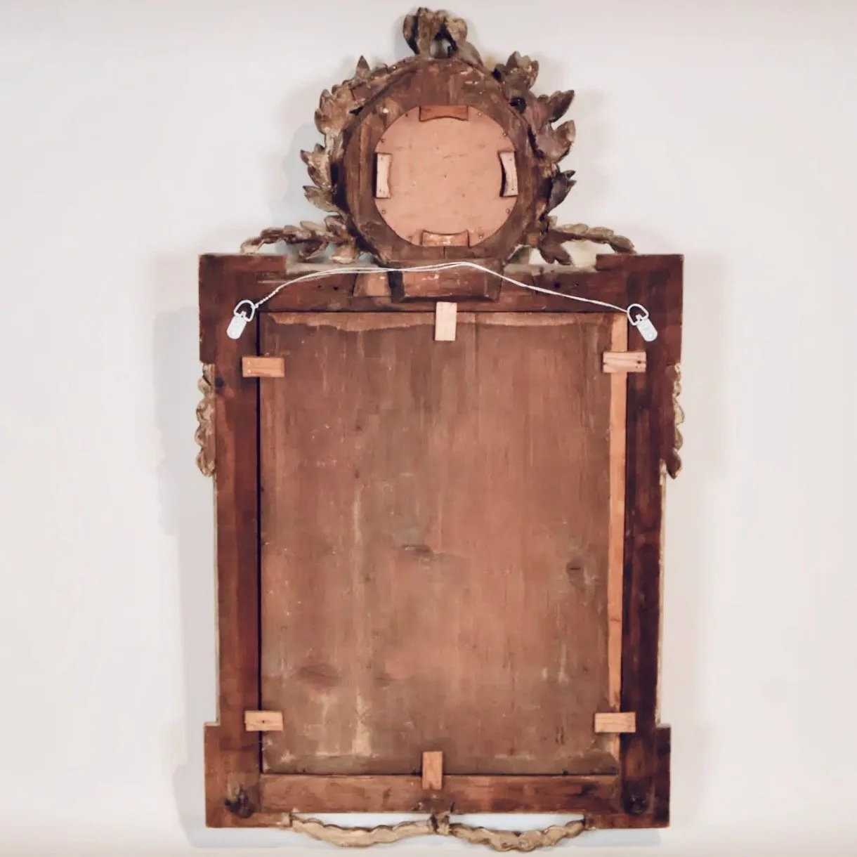 Italian-Giltwood-Neoclassical-Mirror-With-Laurel-Crest (13).jpeg