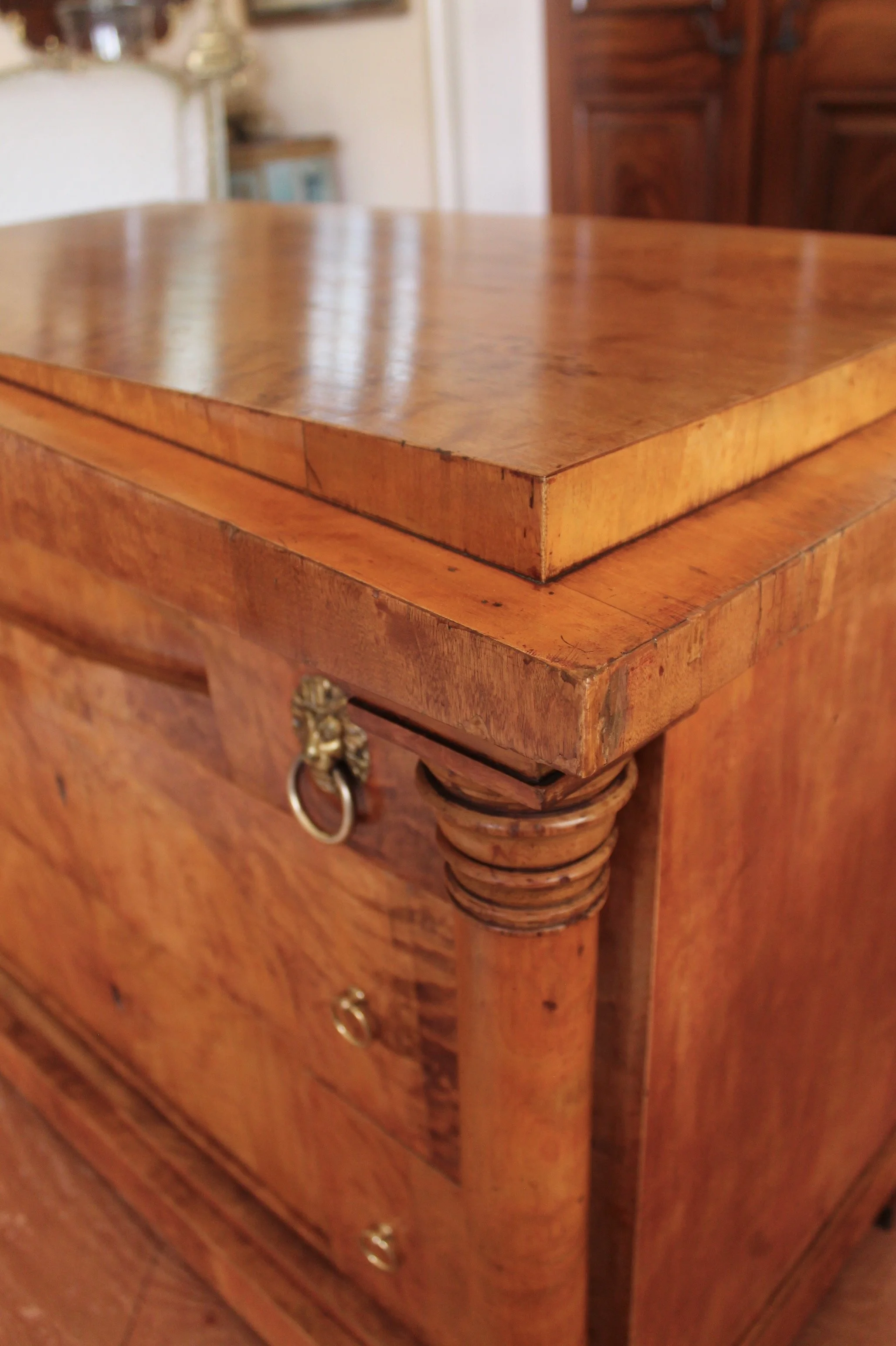 Biedermeier-Birch-Commode-Chest-of-Drawers (8)-detail