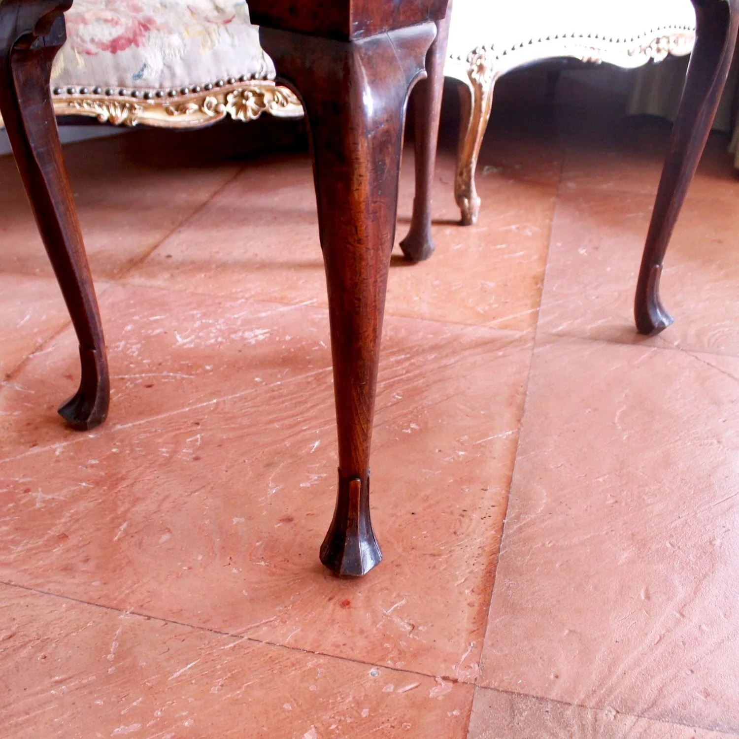 Early-George-Georgian-II-Period-Inlaid-Walnut-Lowboy-Side-Table (5)