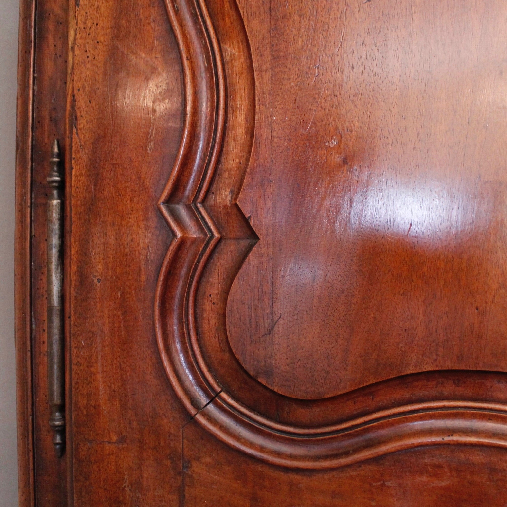 French-Provincial-Walnut-Buffet-à Deux-Corps-Early-19th-Century (13)