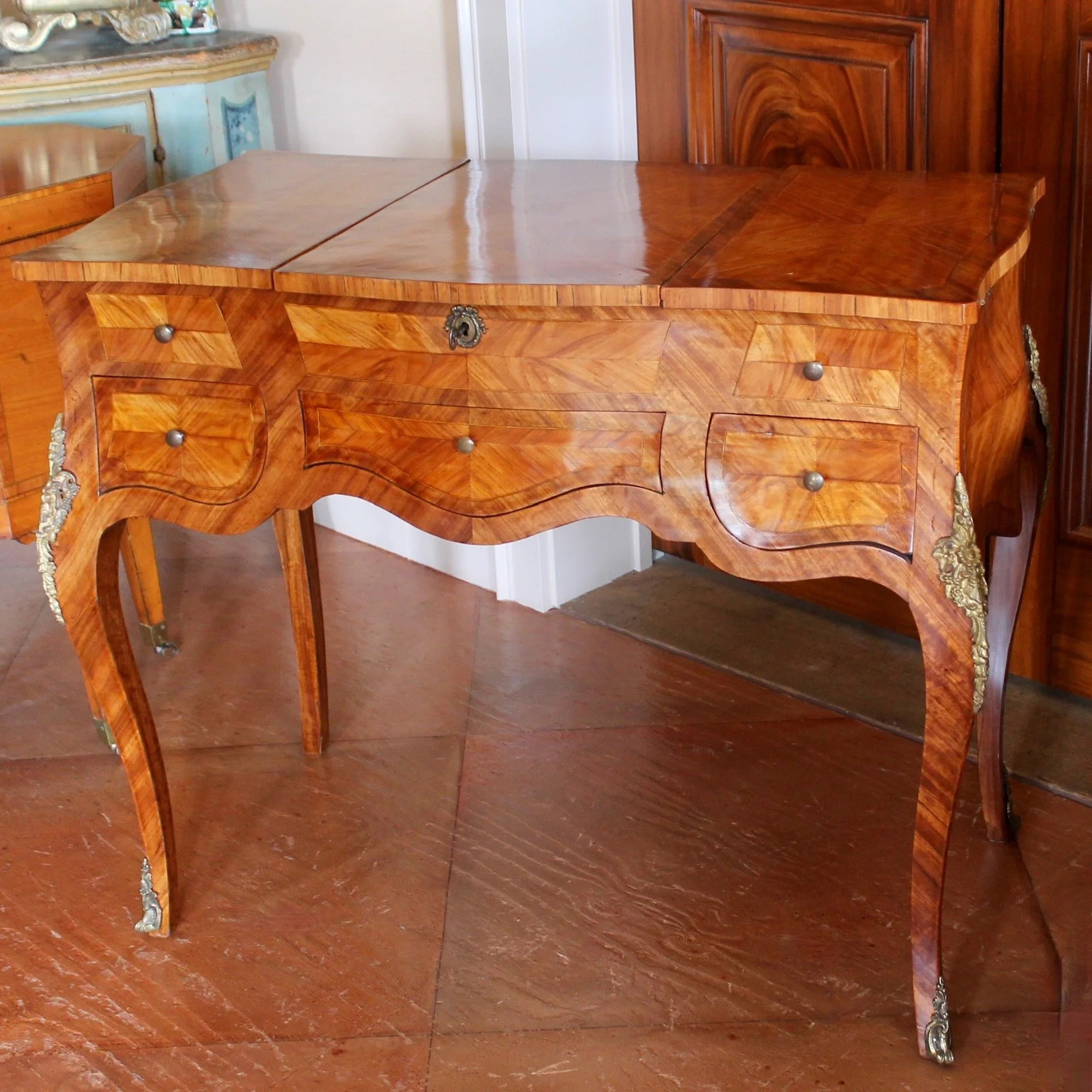 French-Louis-XV-Style-Marquetry-Satinwood-And-Tulipwood-dressing-Table-front
