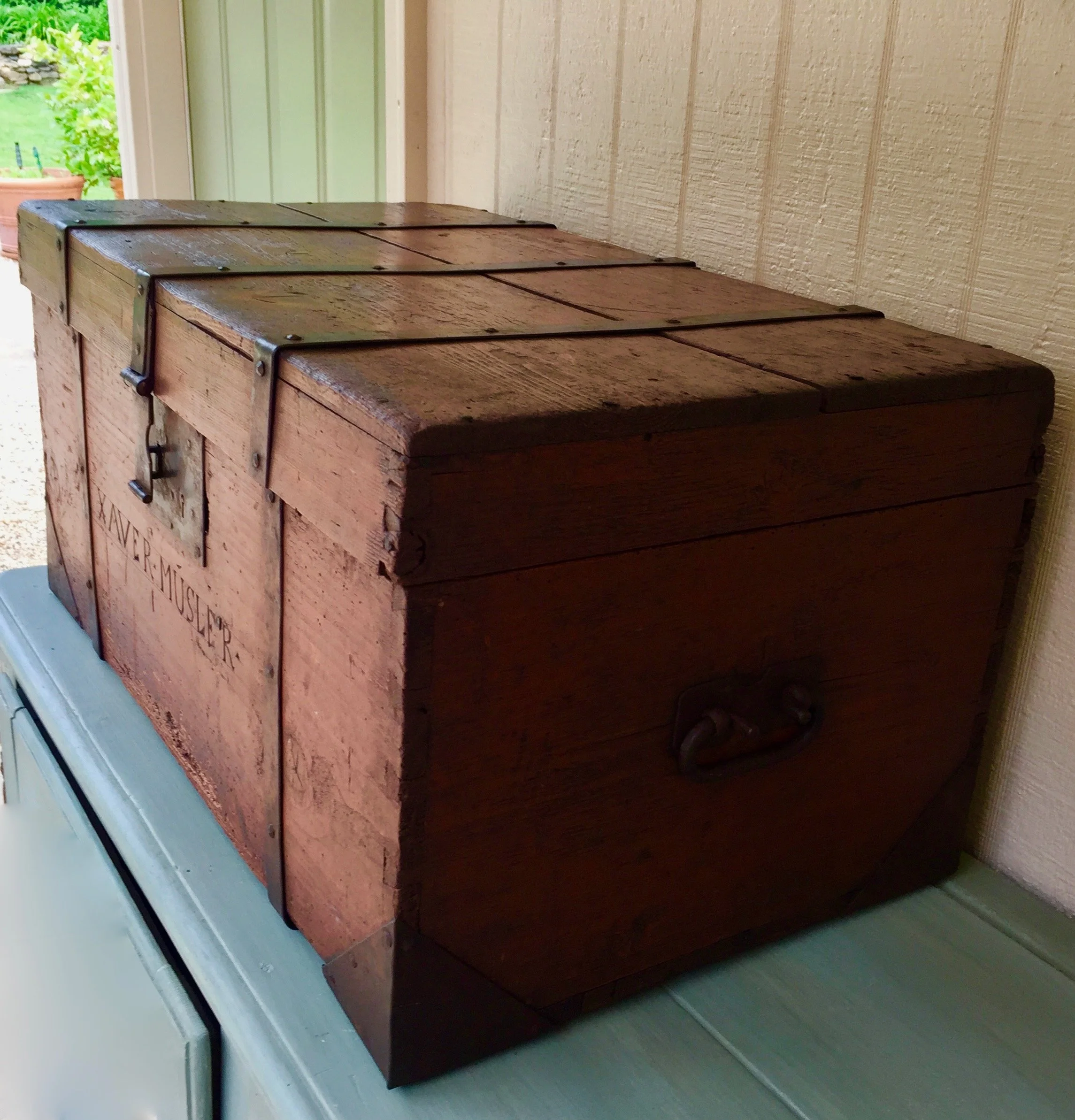 German-American-Iron-Bound-Trunk-19th-Century (11)