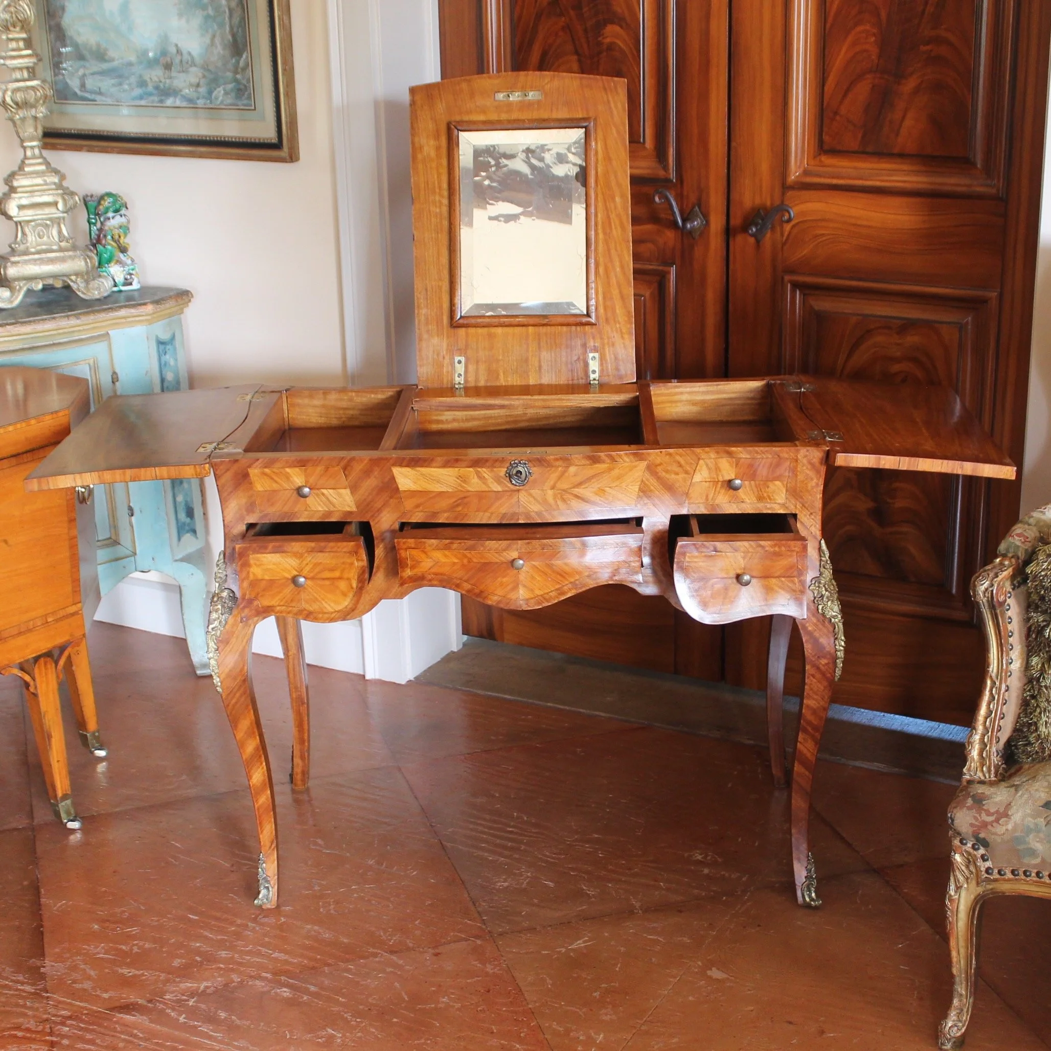 French-Louis-XV-Style-Marquetry-Satinwood-And-Tulipwood-dressing-Table-detail