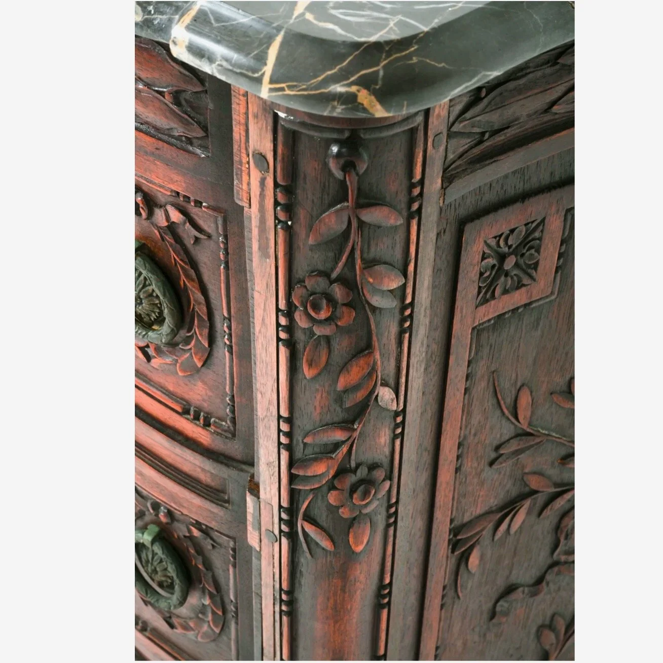 pair-of-small-Louis XVI-neoclassical-carved-walnut-commodes (12)-detail