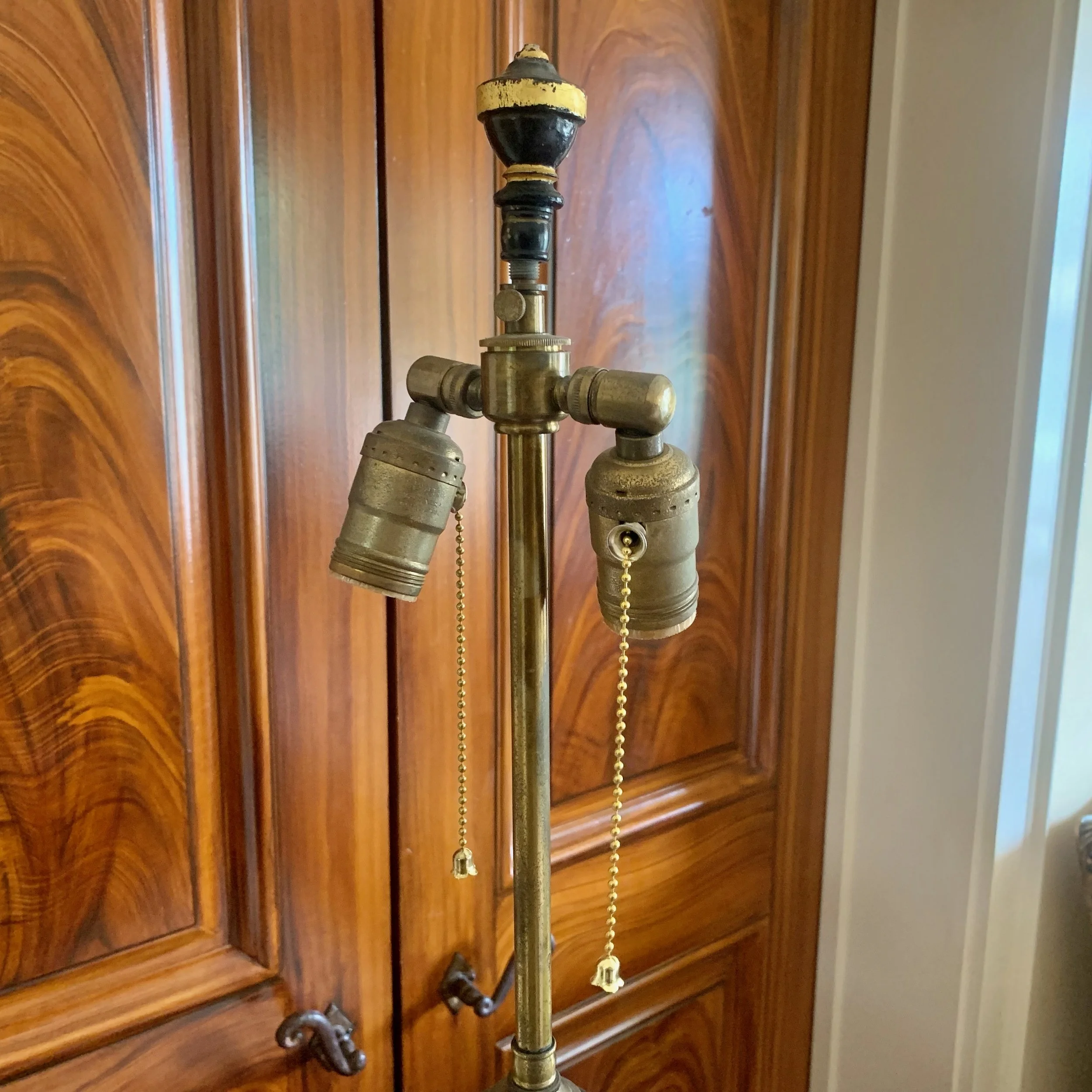 Painted-and-Gilded-Continental-Samovar-Adapted-into-a-Lamp (17).jpeg