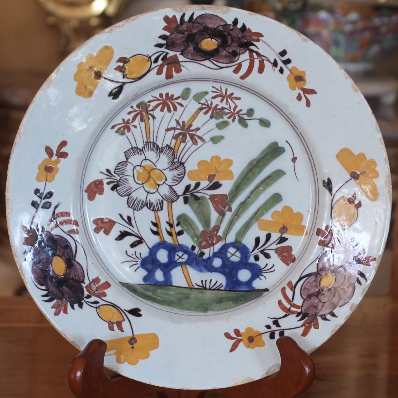 18th century Delftware Plate with yellow
