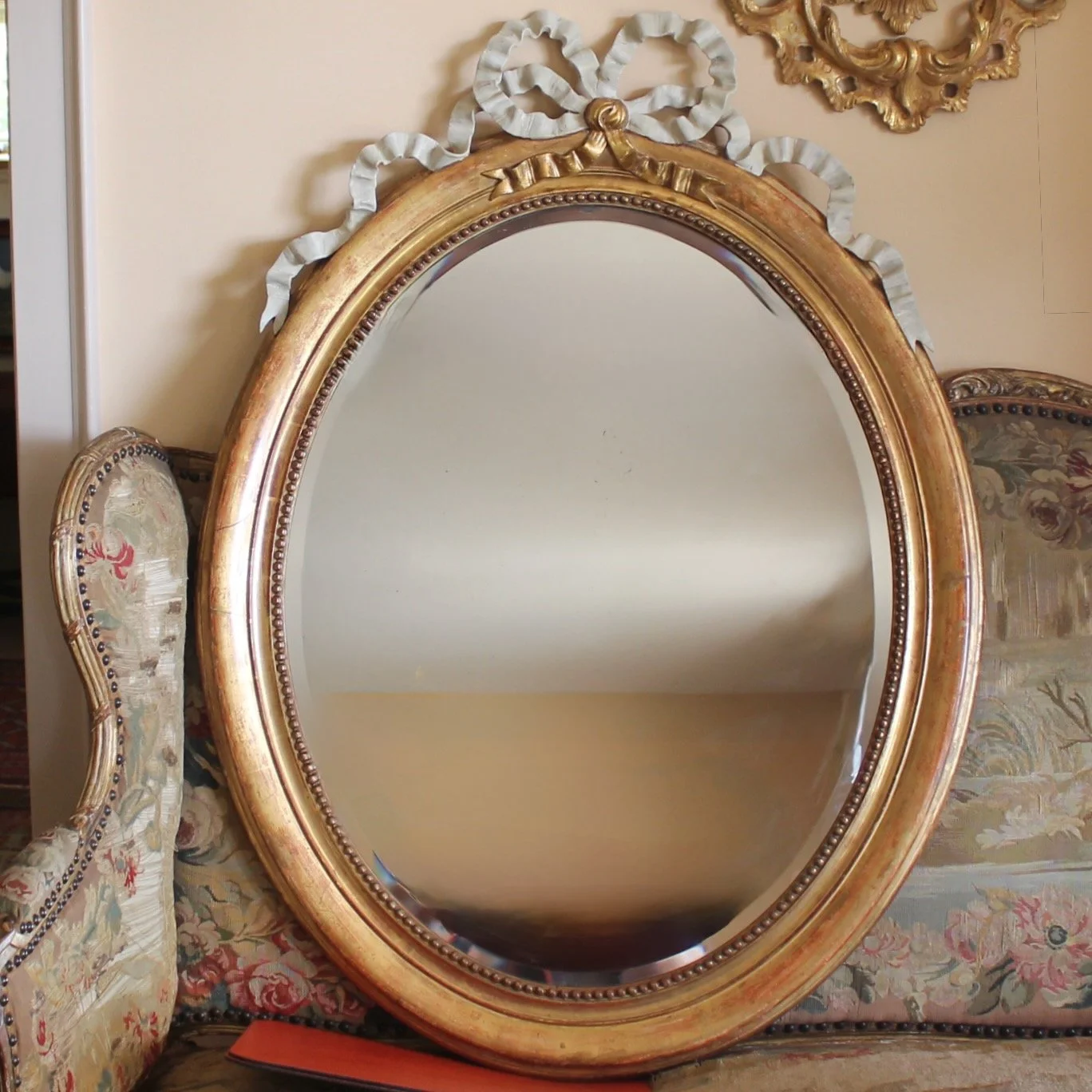 Large-Oval-French-Giltwood-Mirror (1)