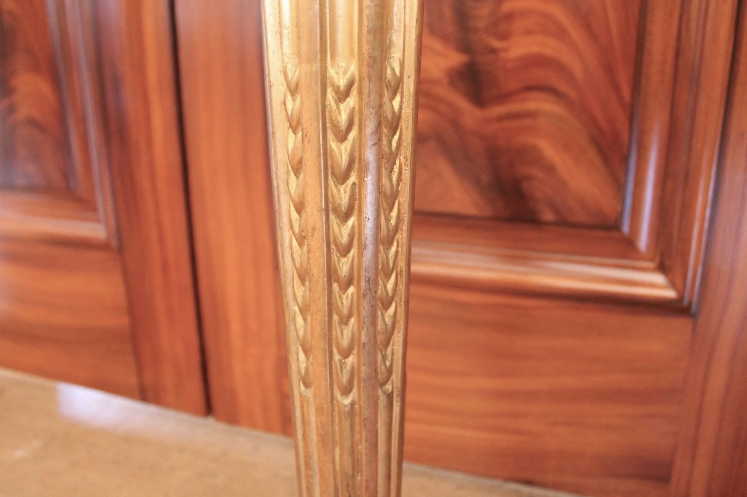 Italian-Neoclassical-Demilune-Gilt-Wood-Console-Table-detail