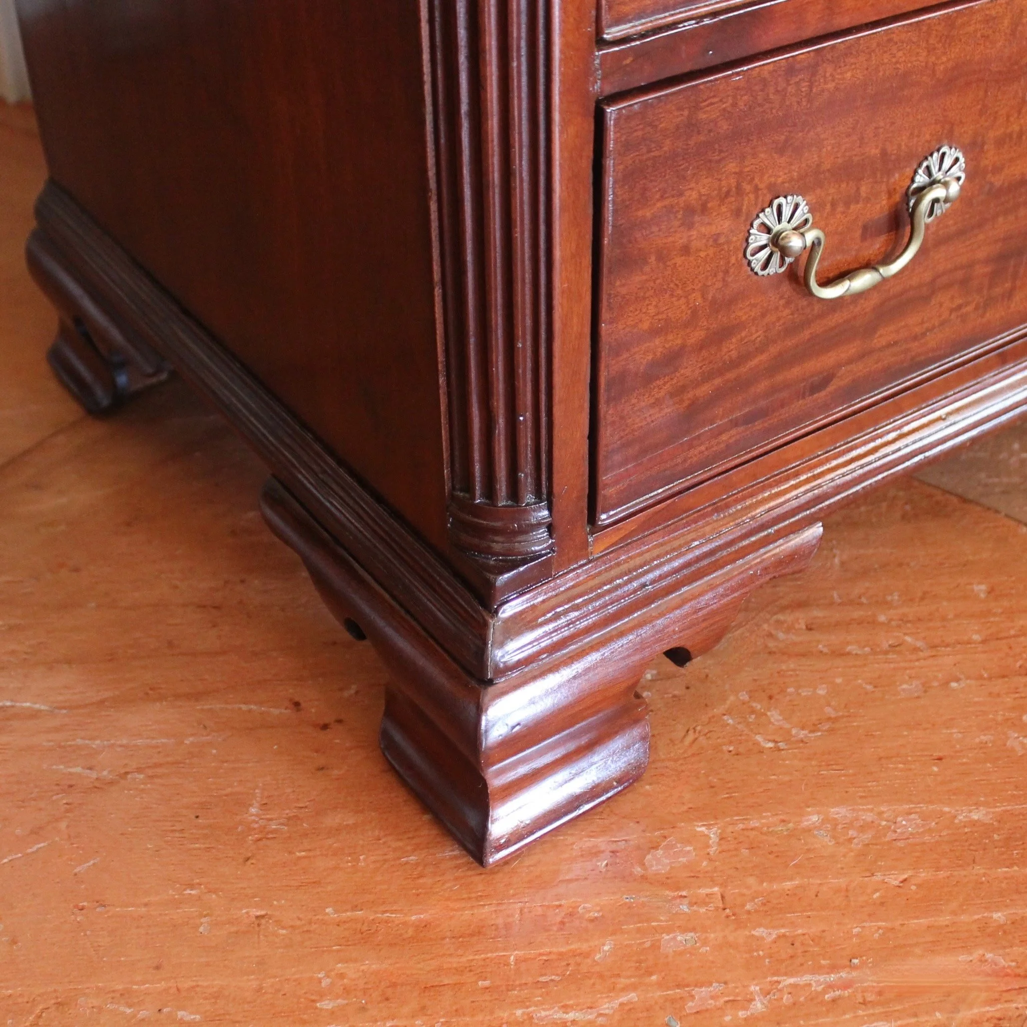 philadelphia-chippendale-figured-mahogany-chest-of-drawers (10)-detail