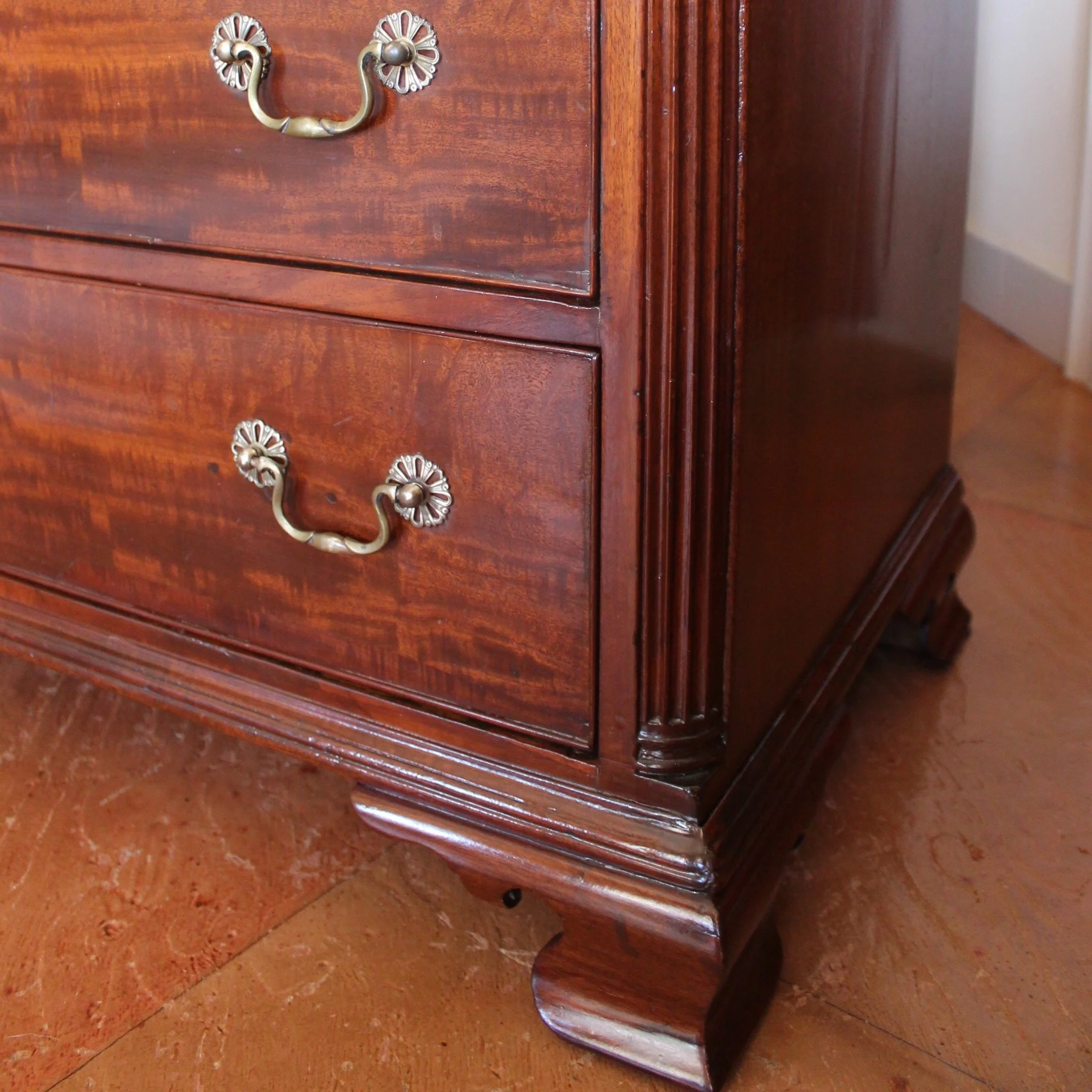 philadelphia-chippendale-figured-mahogany-chest-of-drawers (6)