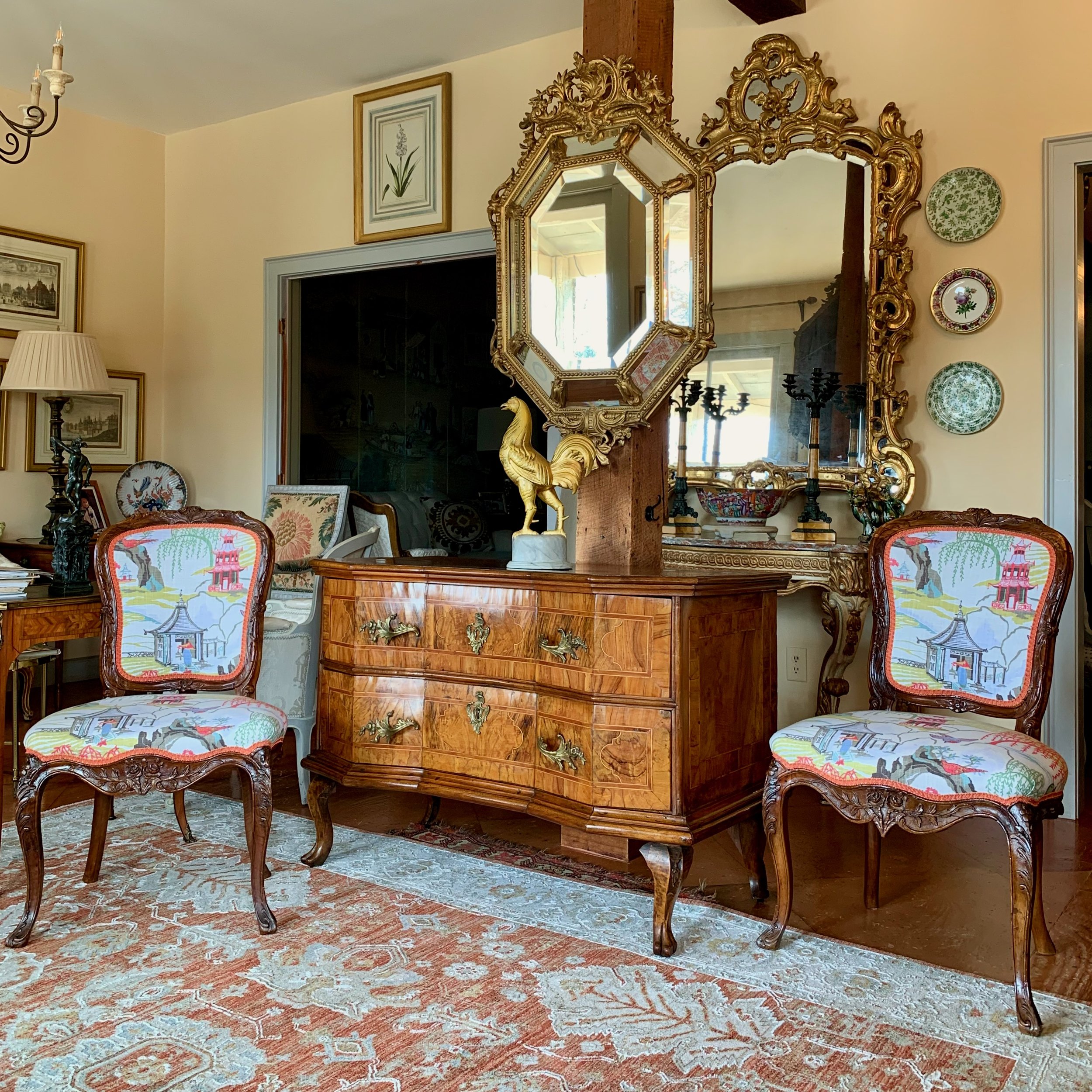 north-italian-baroque-marquetry-walnut-commode-sauteuse-18th-century (14)