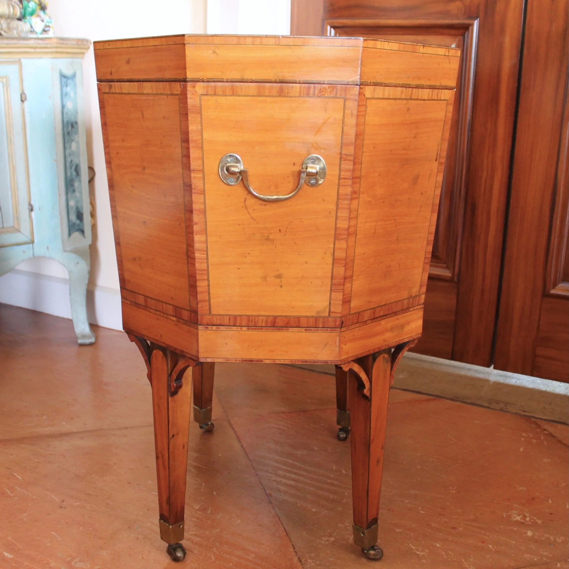 Georgian-George-III-satinwood-cellarette-wine-cooler (7)