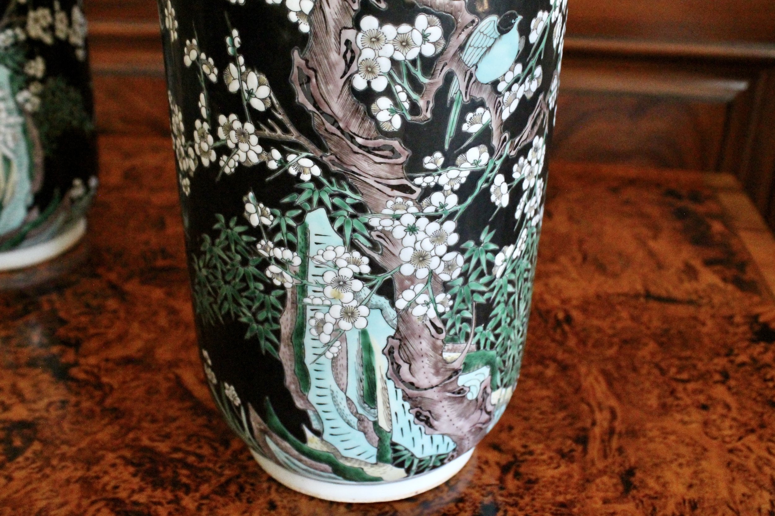 Chinese export Famille noir prunus vases