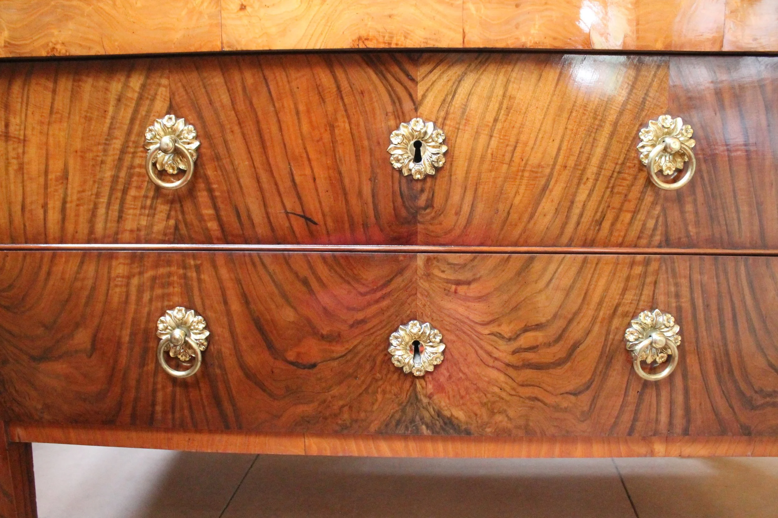 antique-Italian-Neoclassical-Commode-with-Fancy-Brass-hardware (8)-front