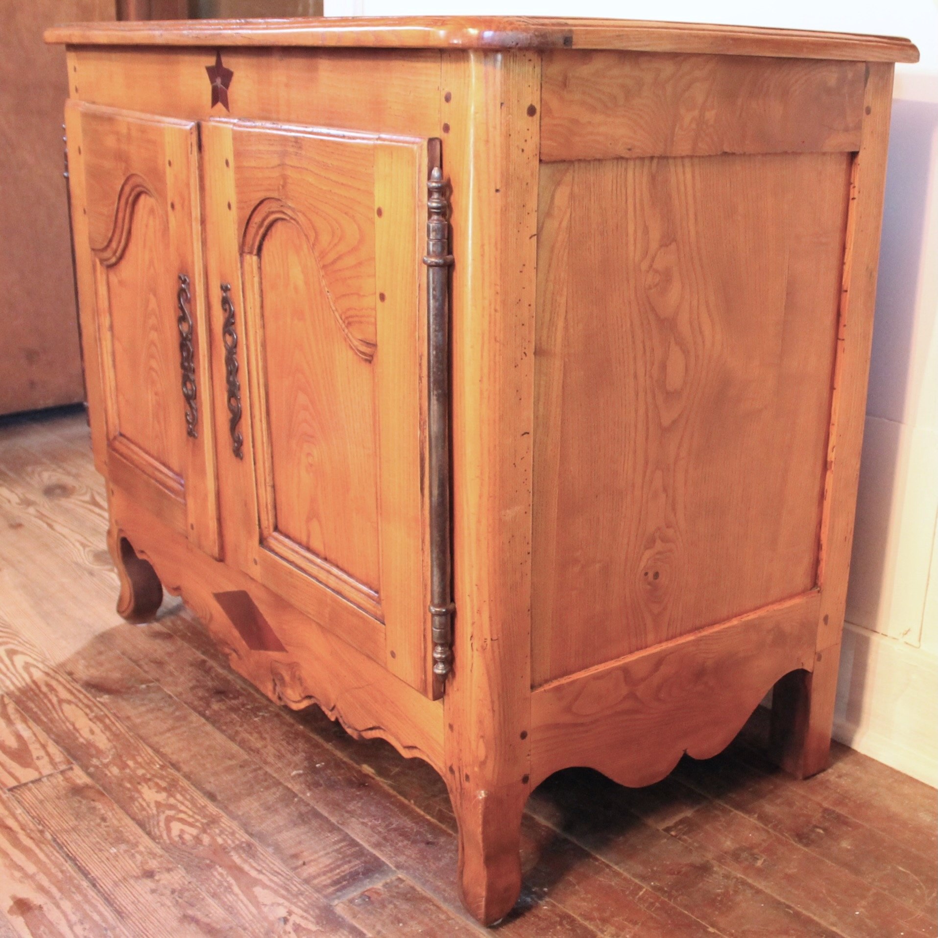 Small-French-Provincial-Louis-XV-Elm-Buffet-Cabinet-19th-Century-side